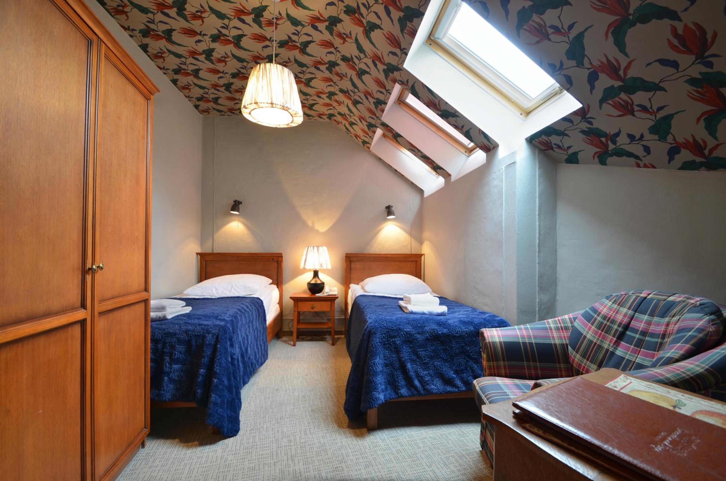 Standard Twin Room - Photo 1