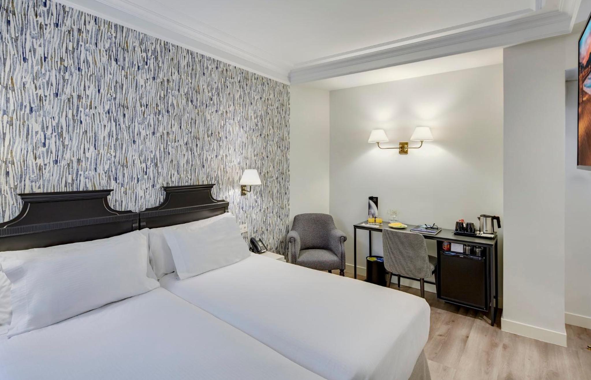 Twin Room - Photo 4