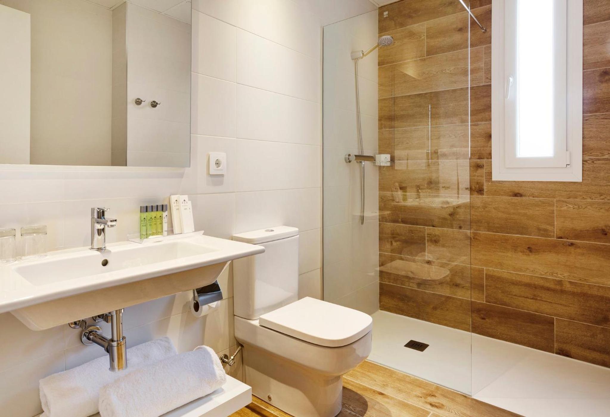 One-Bedroom Apartment - Photo 12