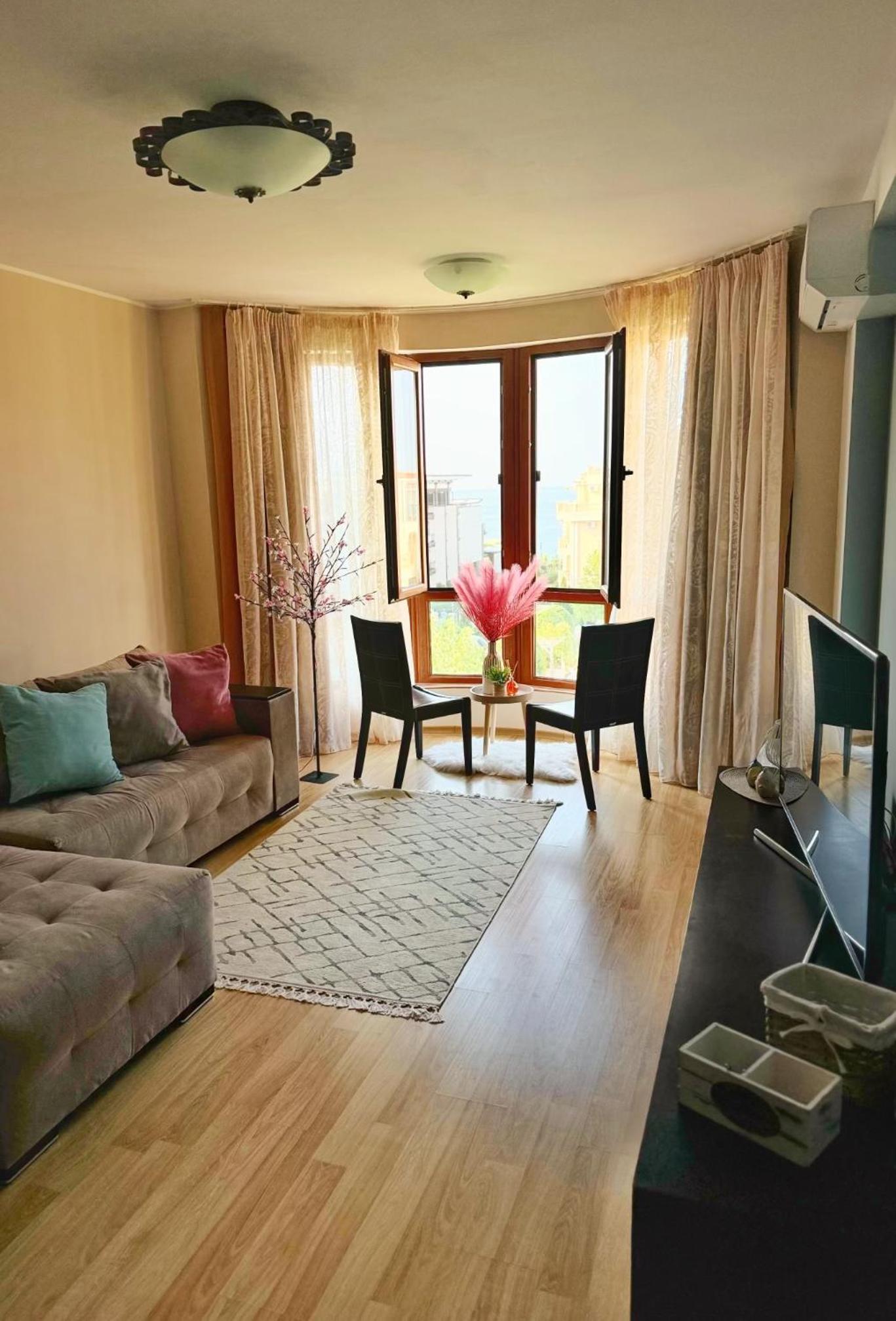 Apartment with Sea View photo 1