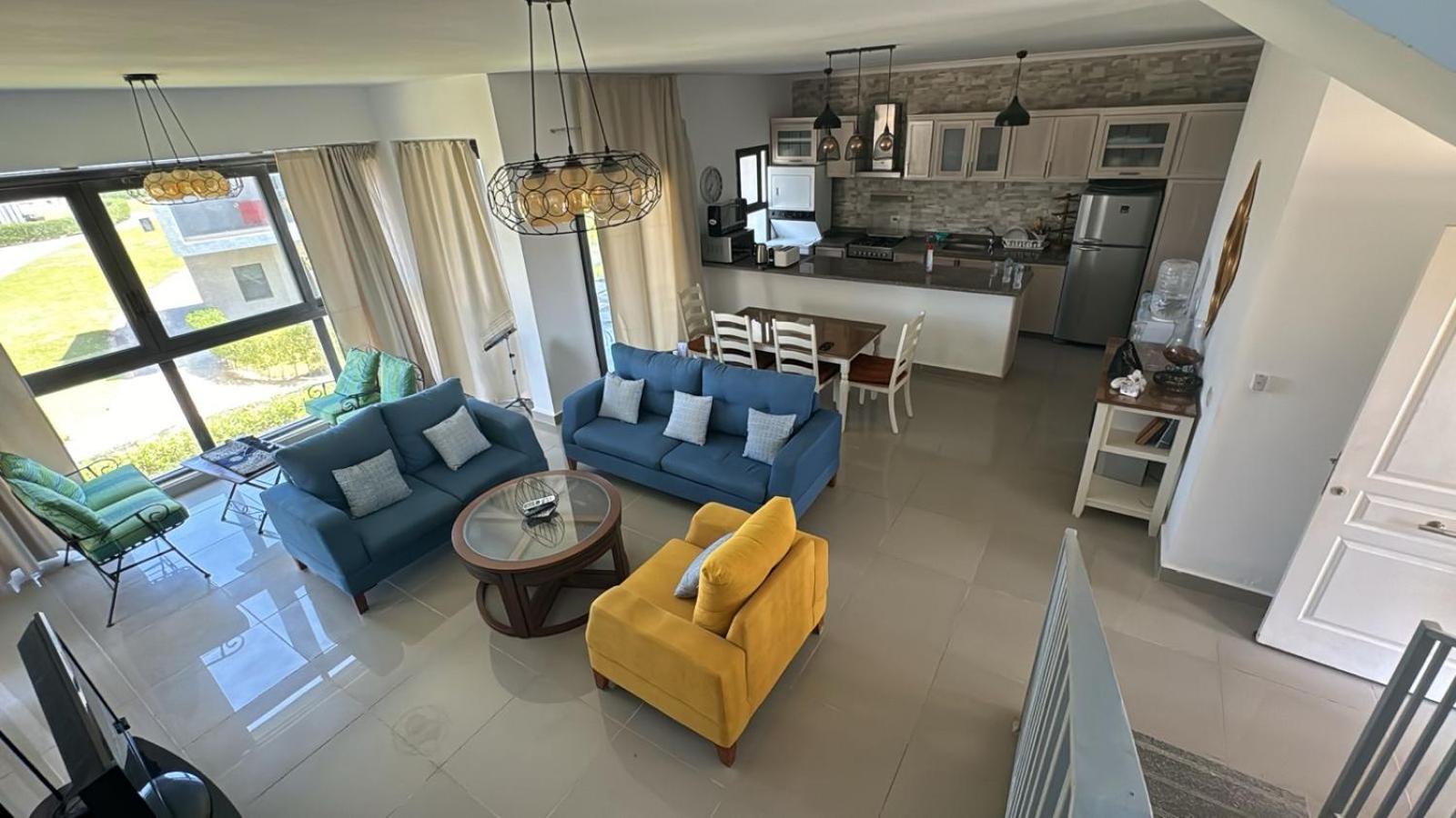 Four-Bedroom House photo 1