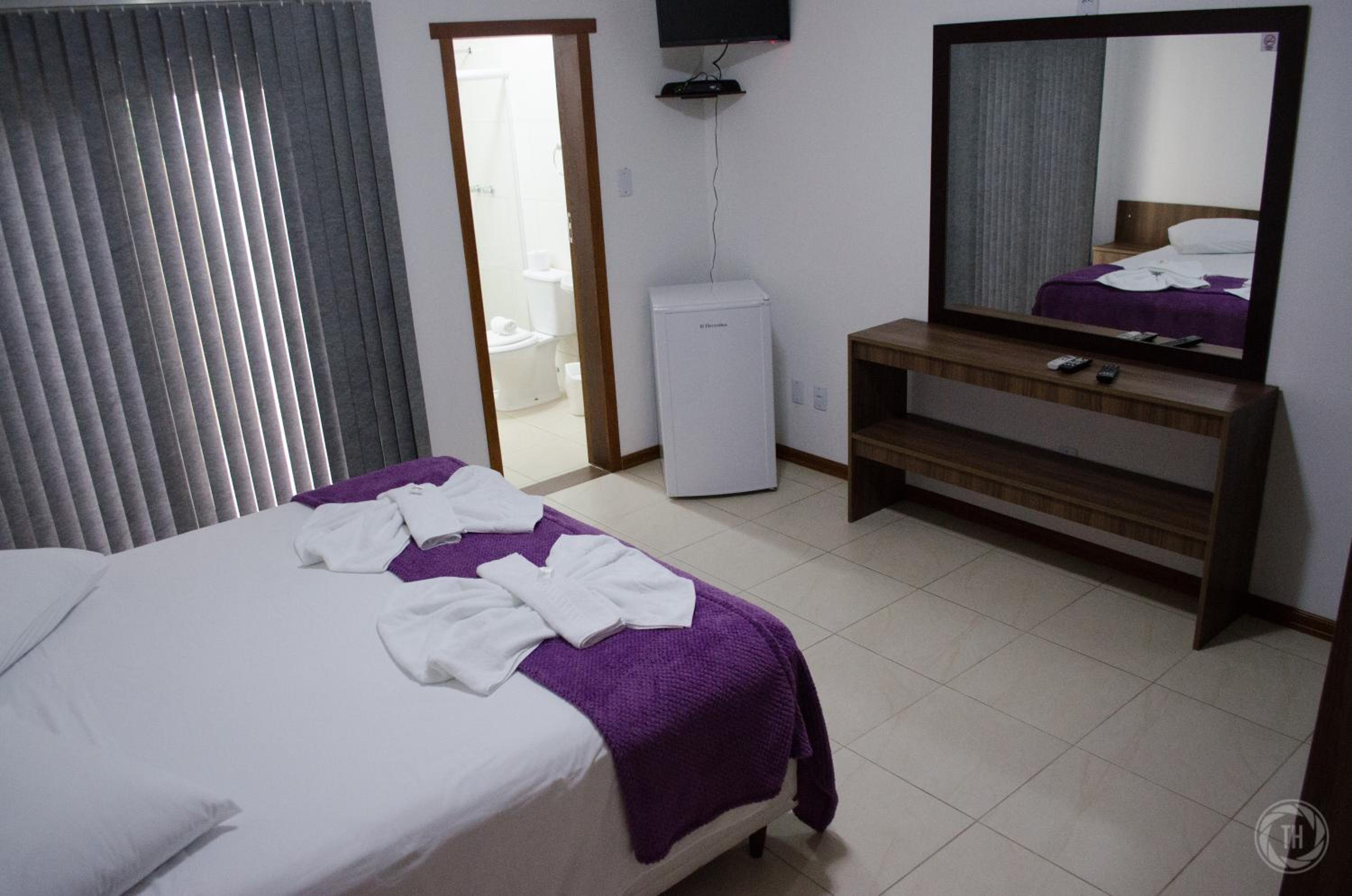 Large Double or Twin Room photo 3