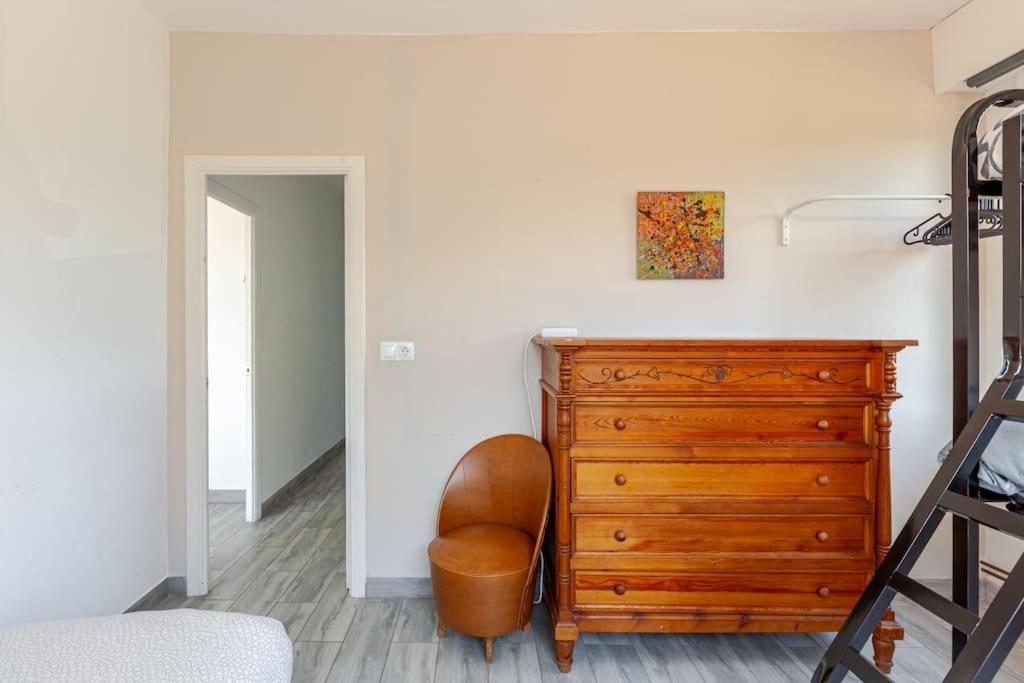 Seven-Bedroom House photo 2