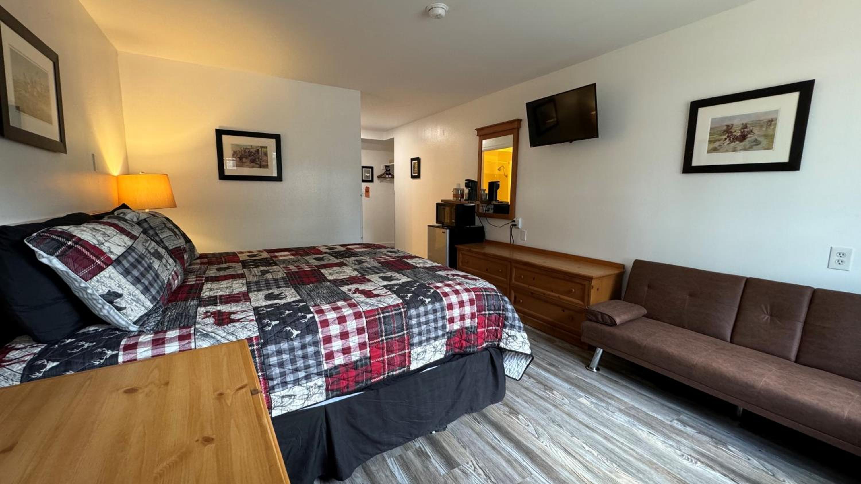 Deluxe Suite - Photo 5