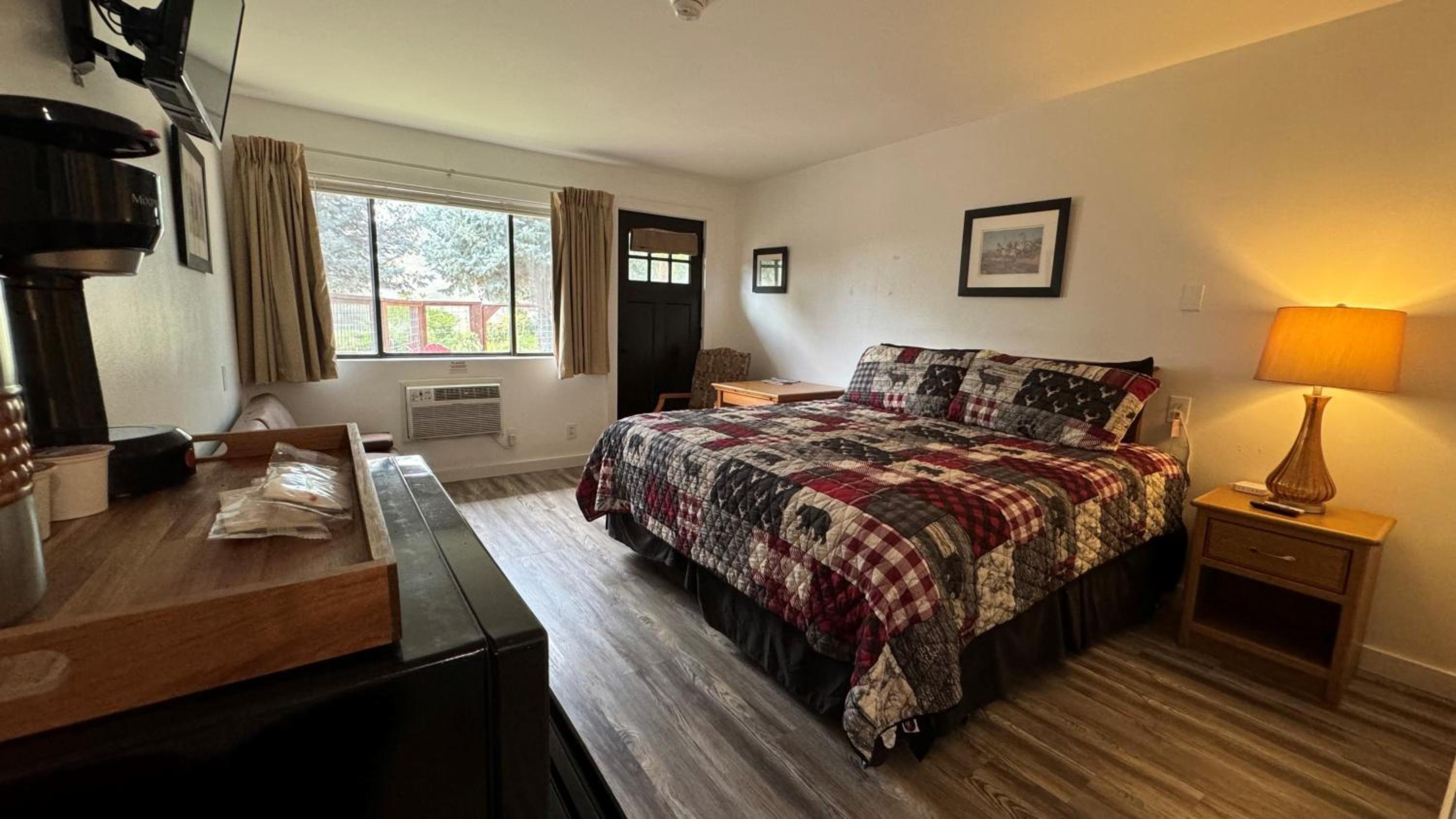 Deluxe Suite - Photo 3