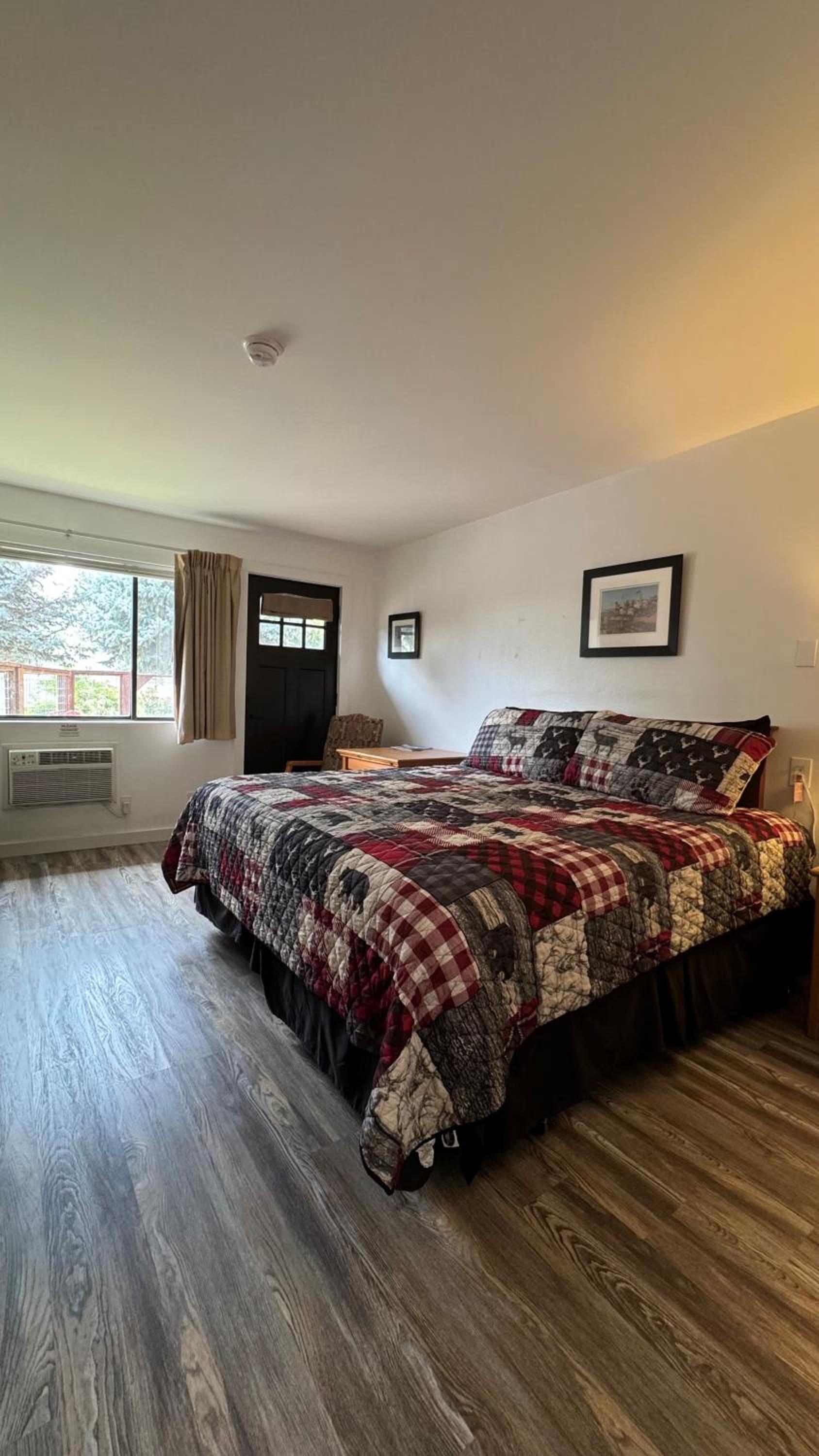 Deluxe Suite - Photo 8