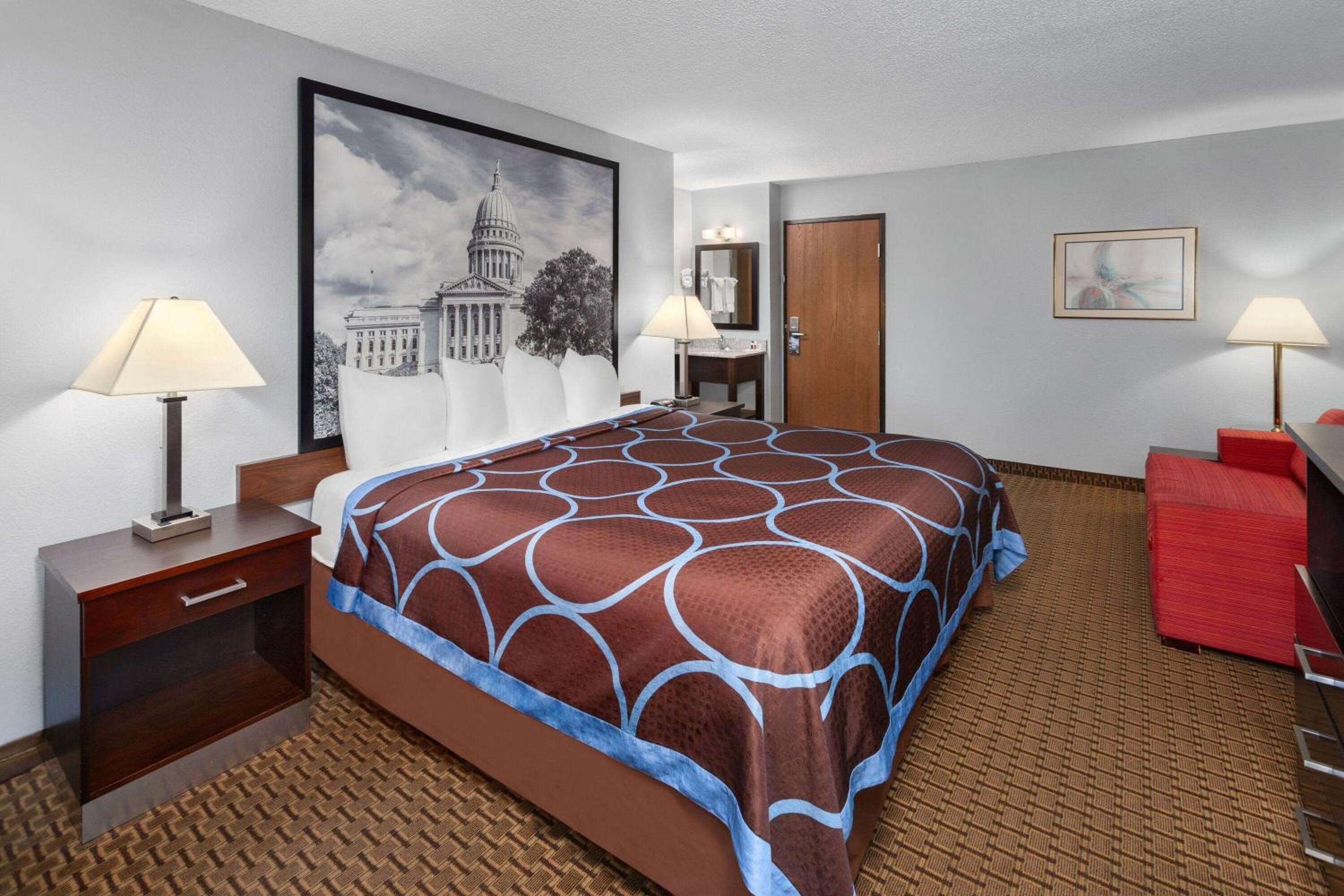 King Suite - Photo 1