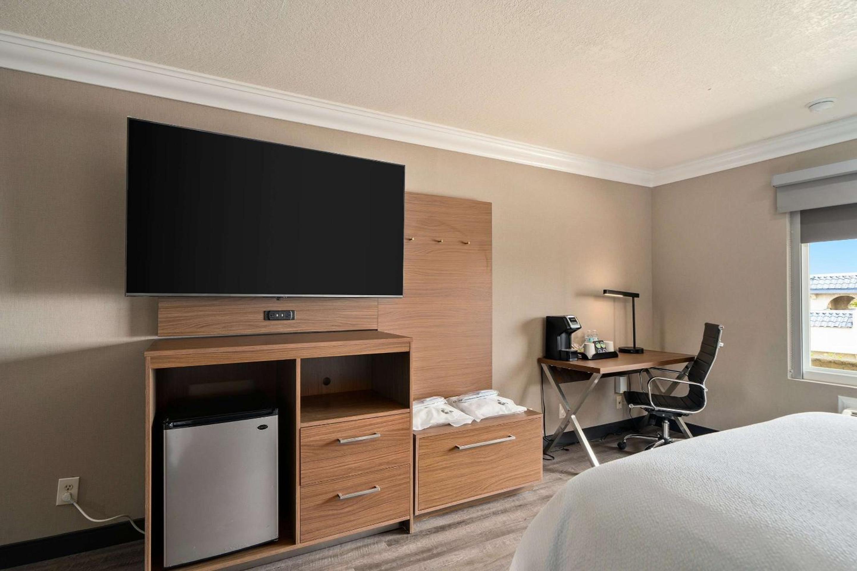 Executive King Room - Photo 6