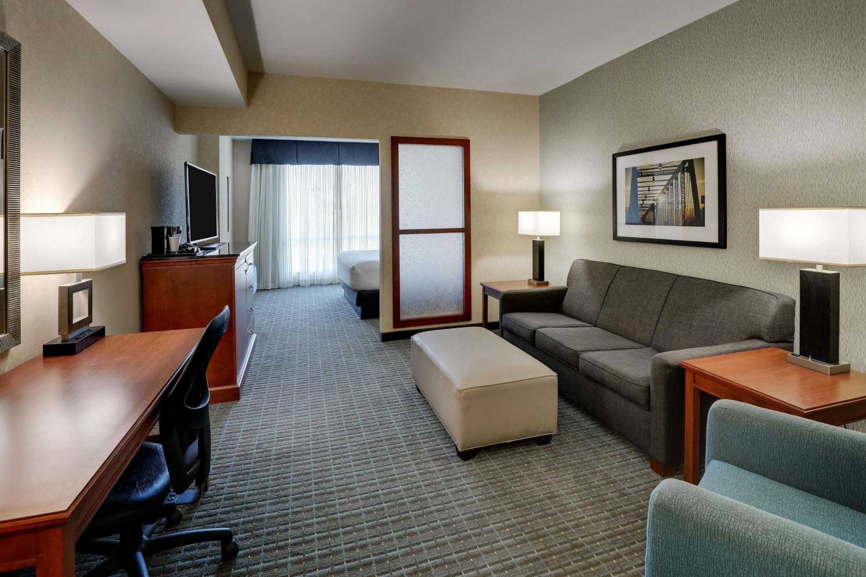King Room with Sofa Bed - Photo 1