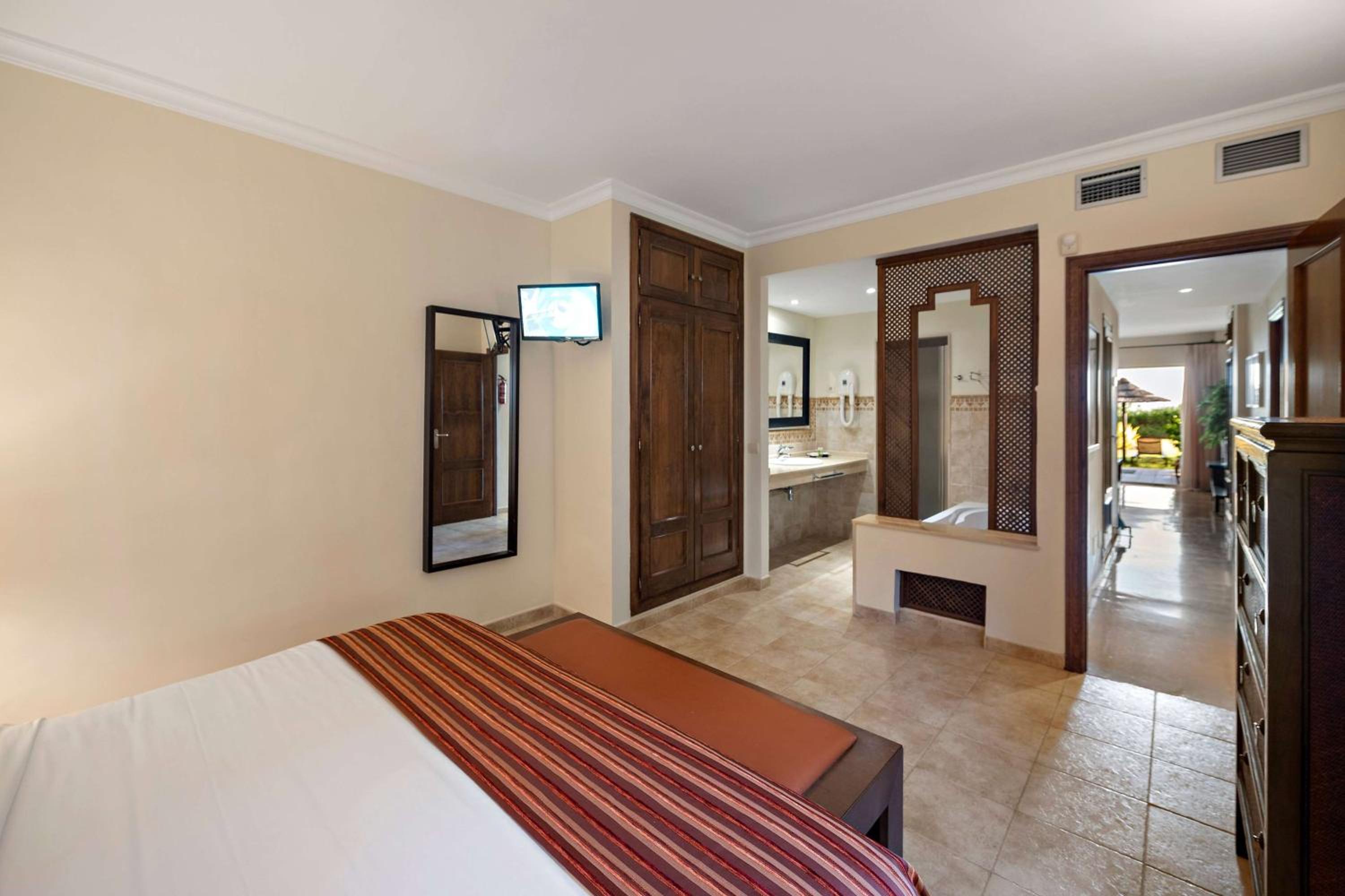 Premium Plus One Bedroom Suite with Hot Tub