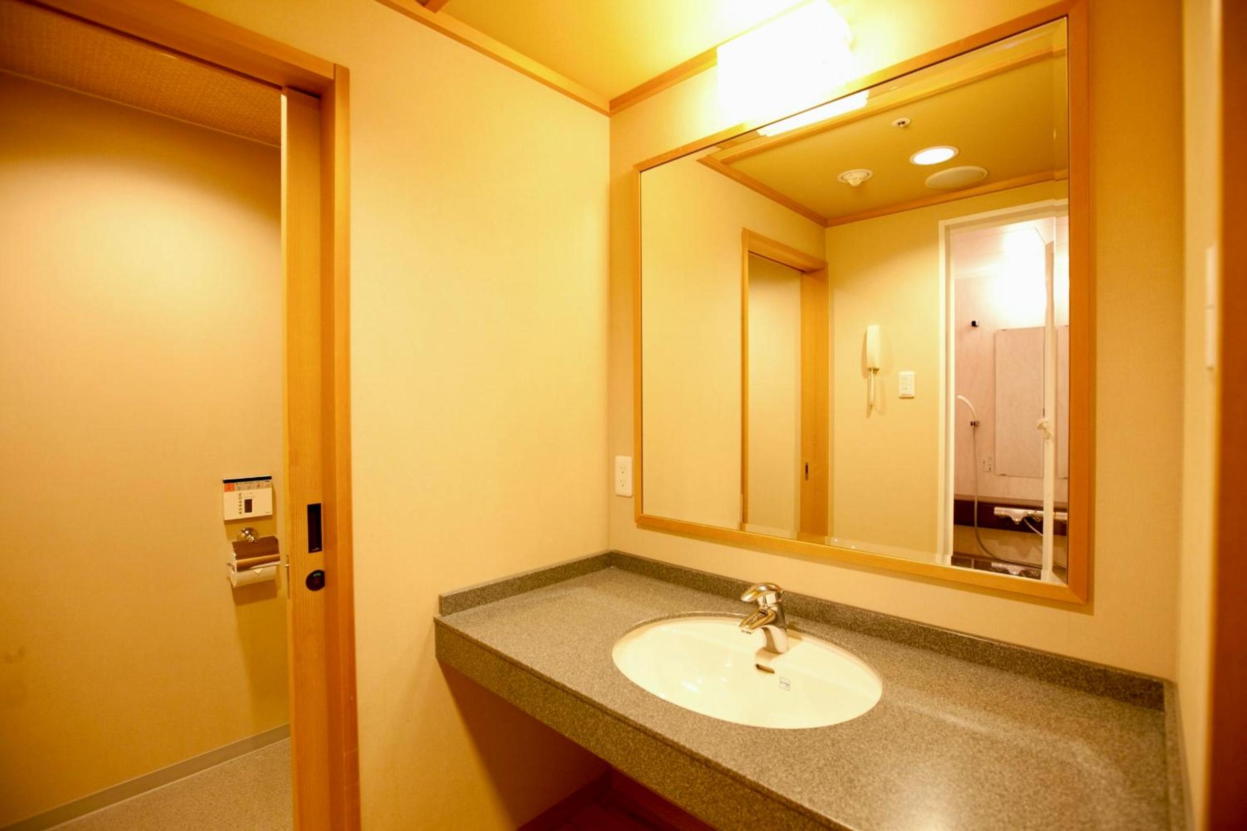 Quadruple Room with Bath photo 2