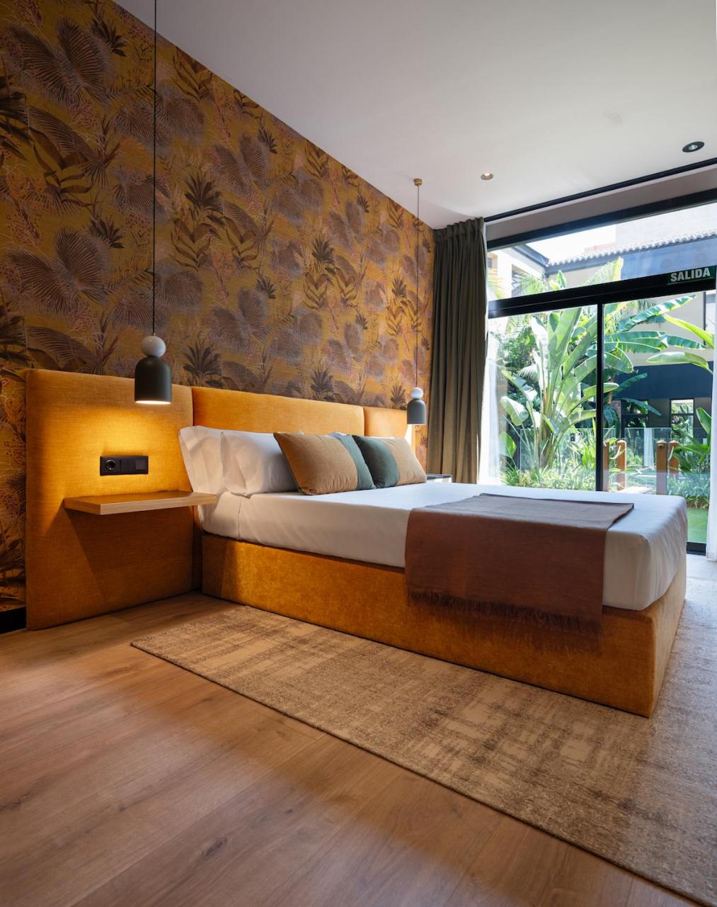 Deluxe Double Room with Garden Access