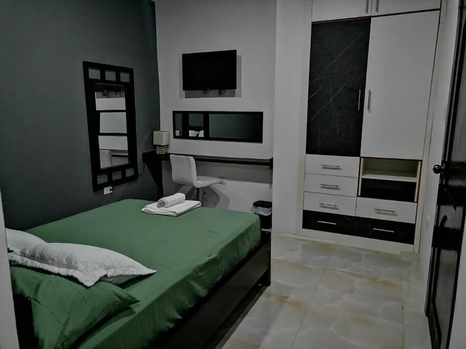 One-Bedroom Apartment photo 1