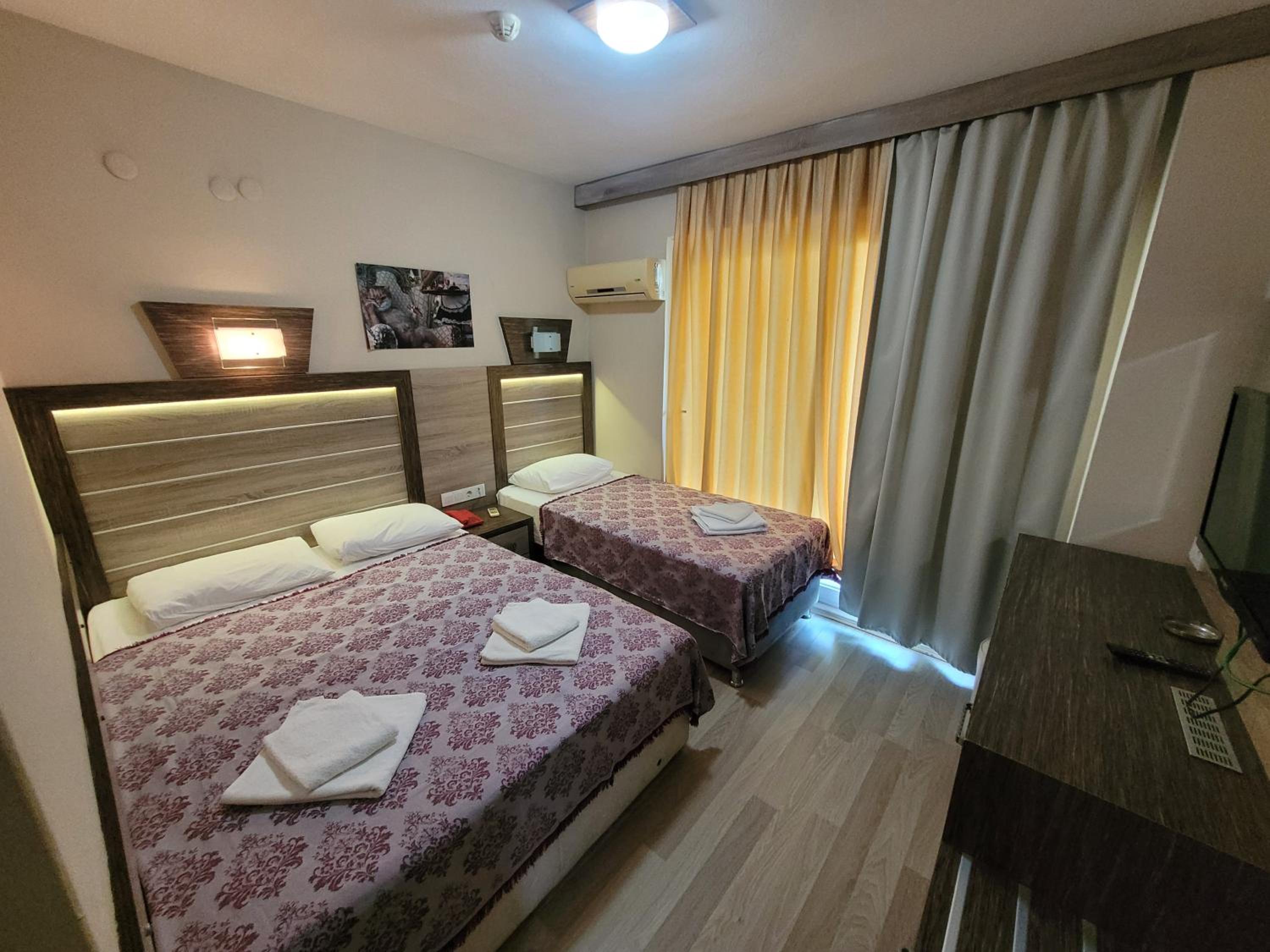 Double Or Twin Room - Photo 19