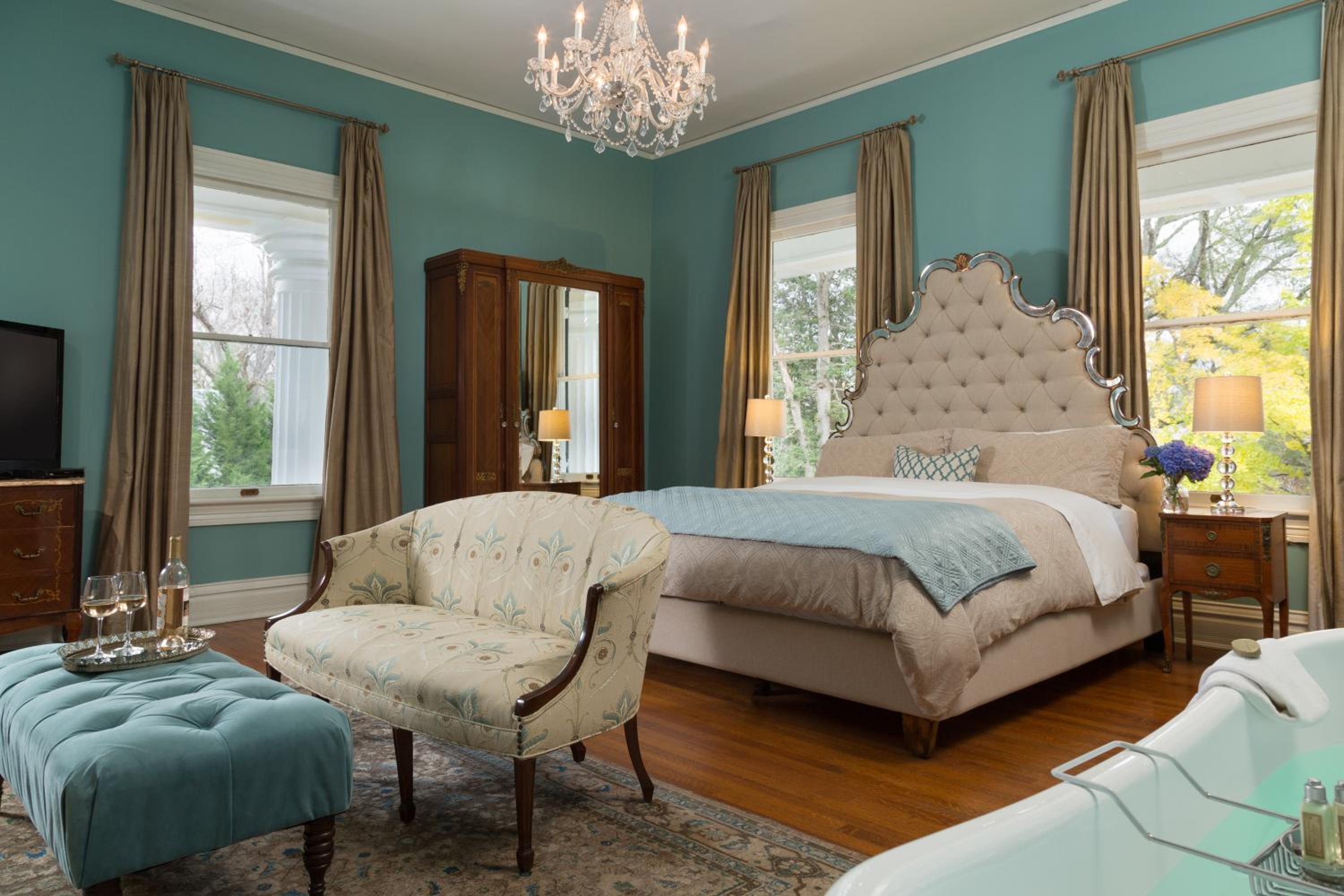 Superior King Suite photo 2