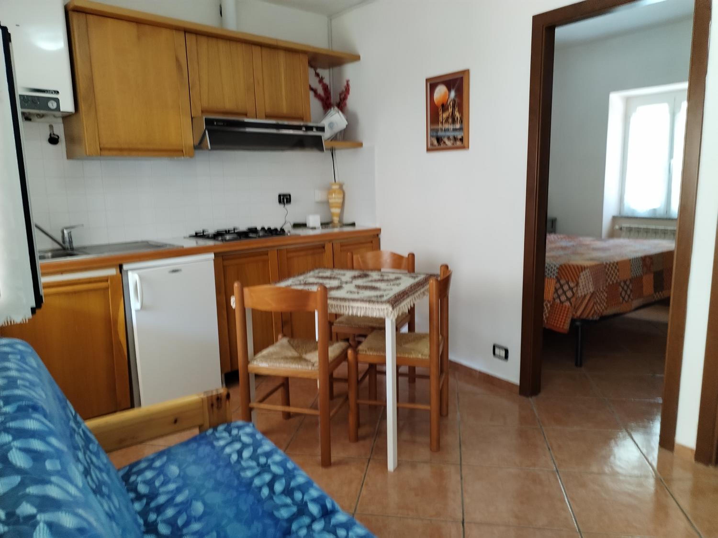 Double Room with Balcony (2 Adults + 1 Child) - Photo 4
