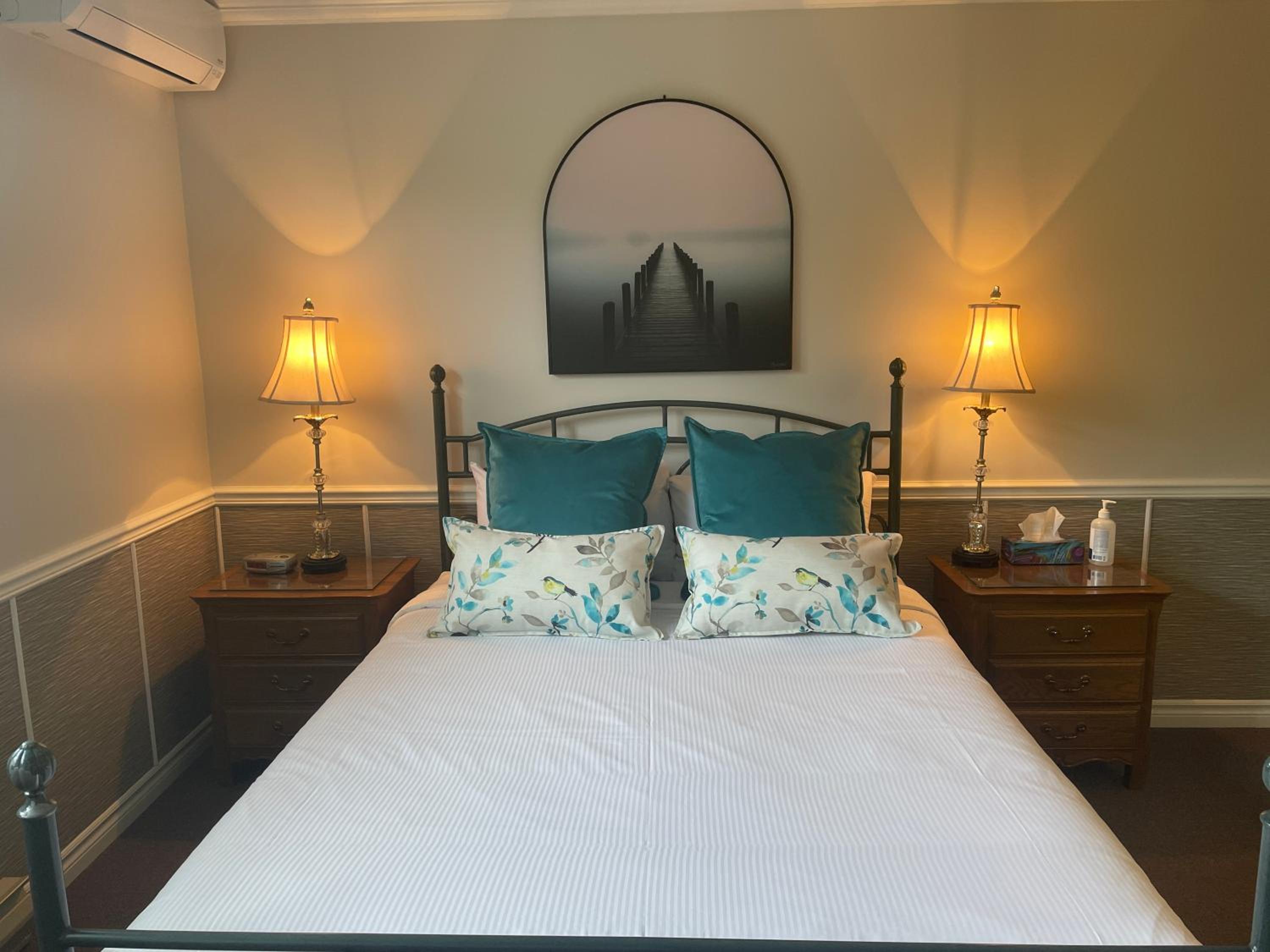 Standard Queen Room photo 2