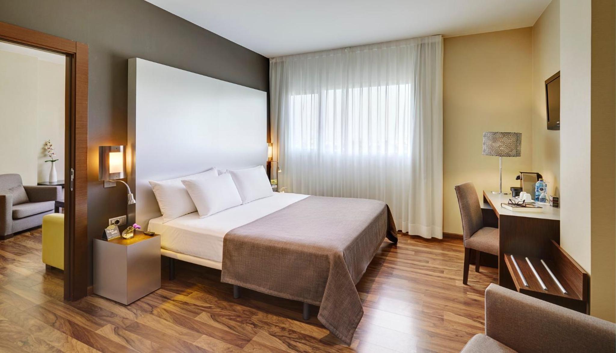 Double Room - Photo 6