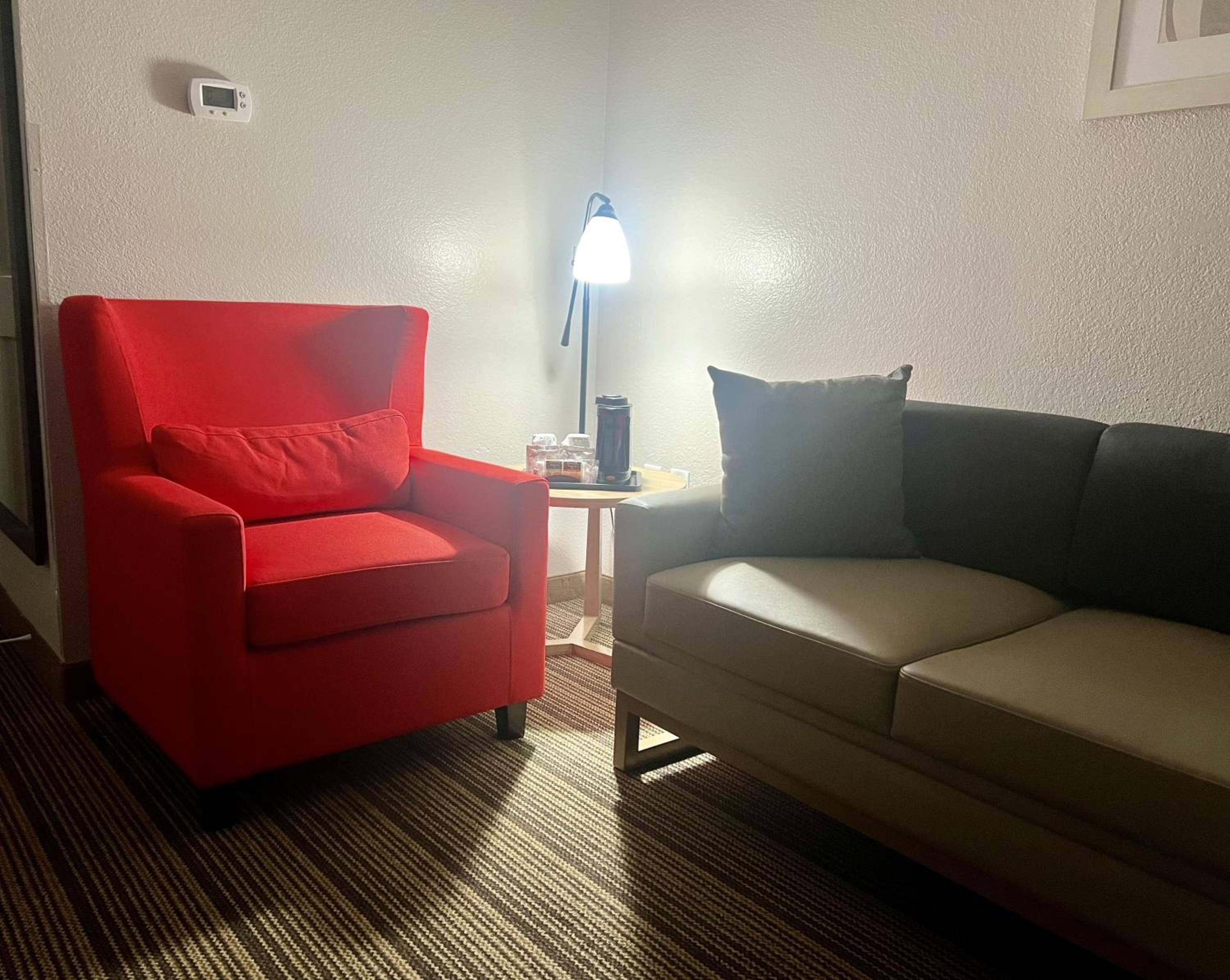 One-Bedroom King Suite - Non-Smoking - Photo 1
