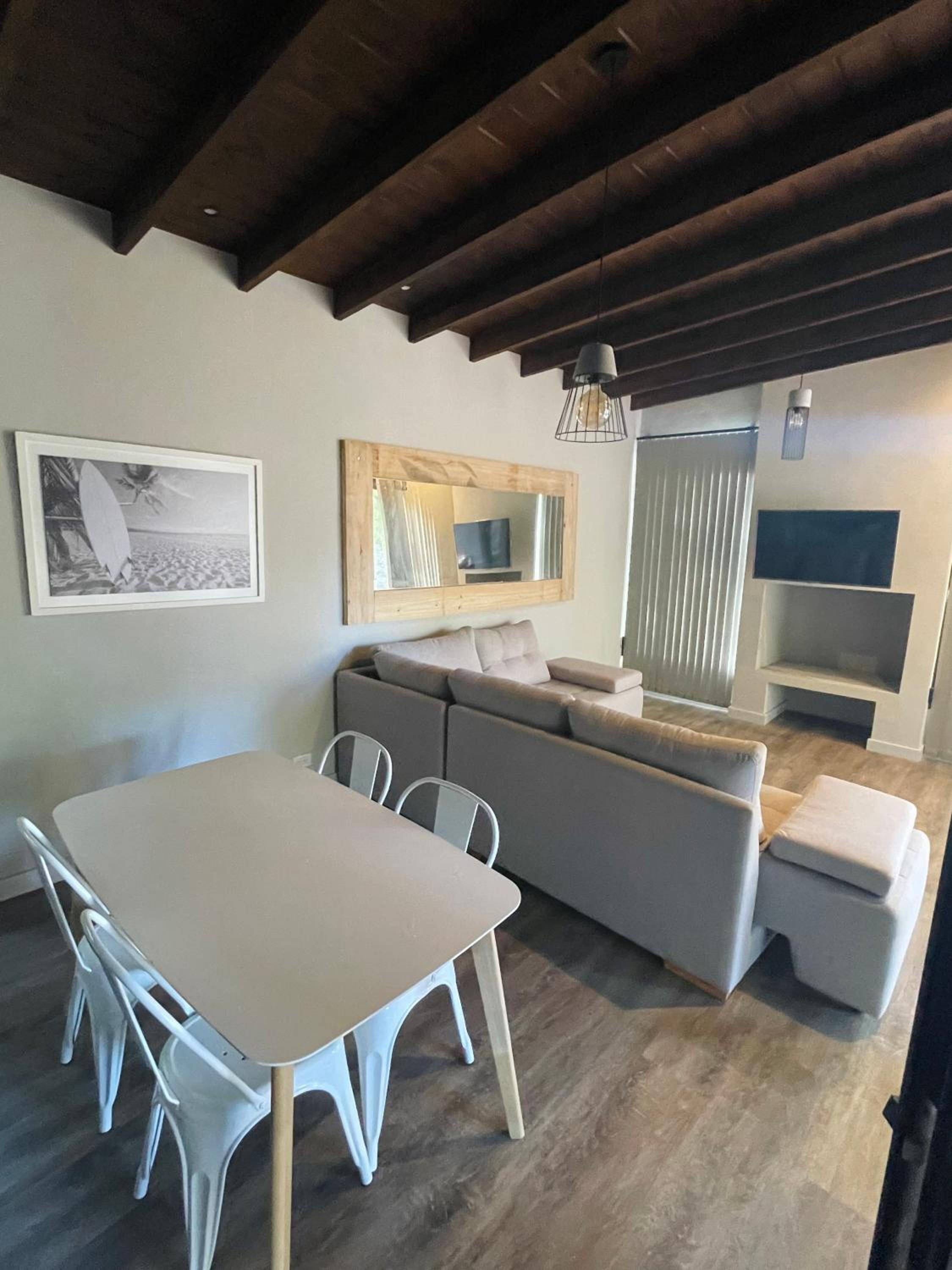 One-Bedroom House photo 1