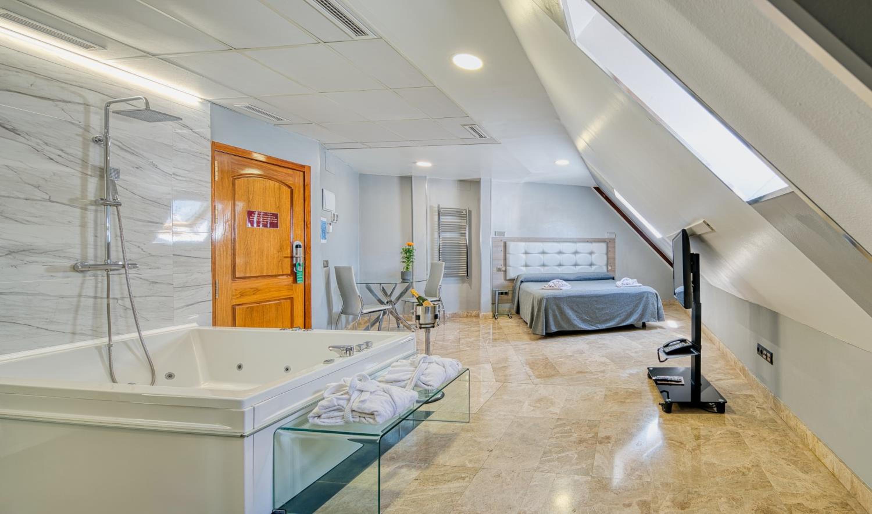 Habitación Queen con Bañera de Hidromasaje
