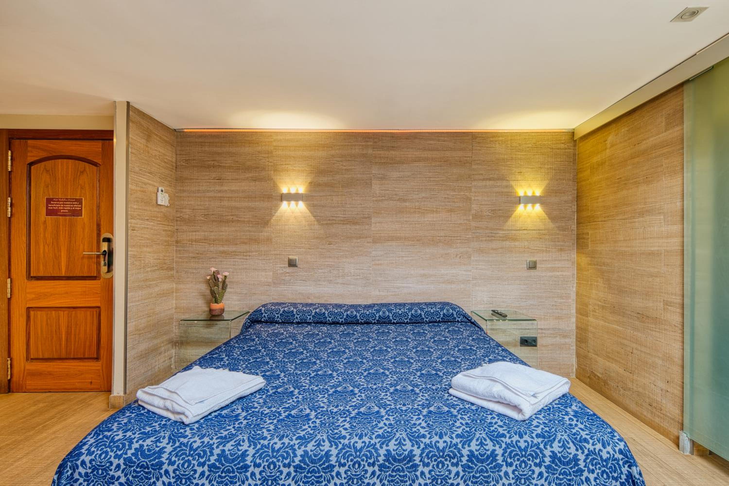 Habitación Queen con Bañera de Hidromasaje