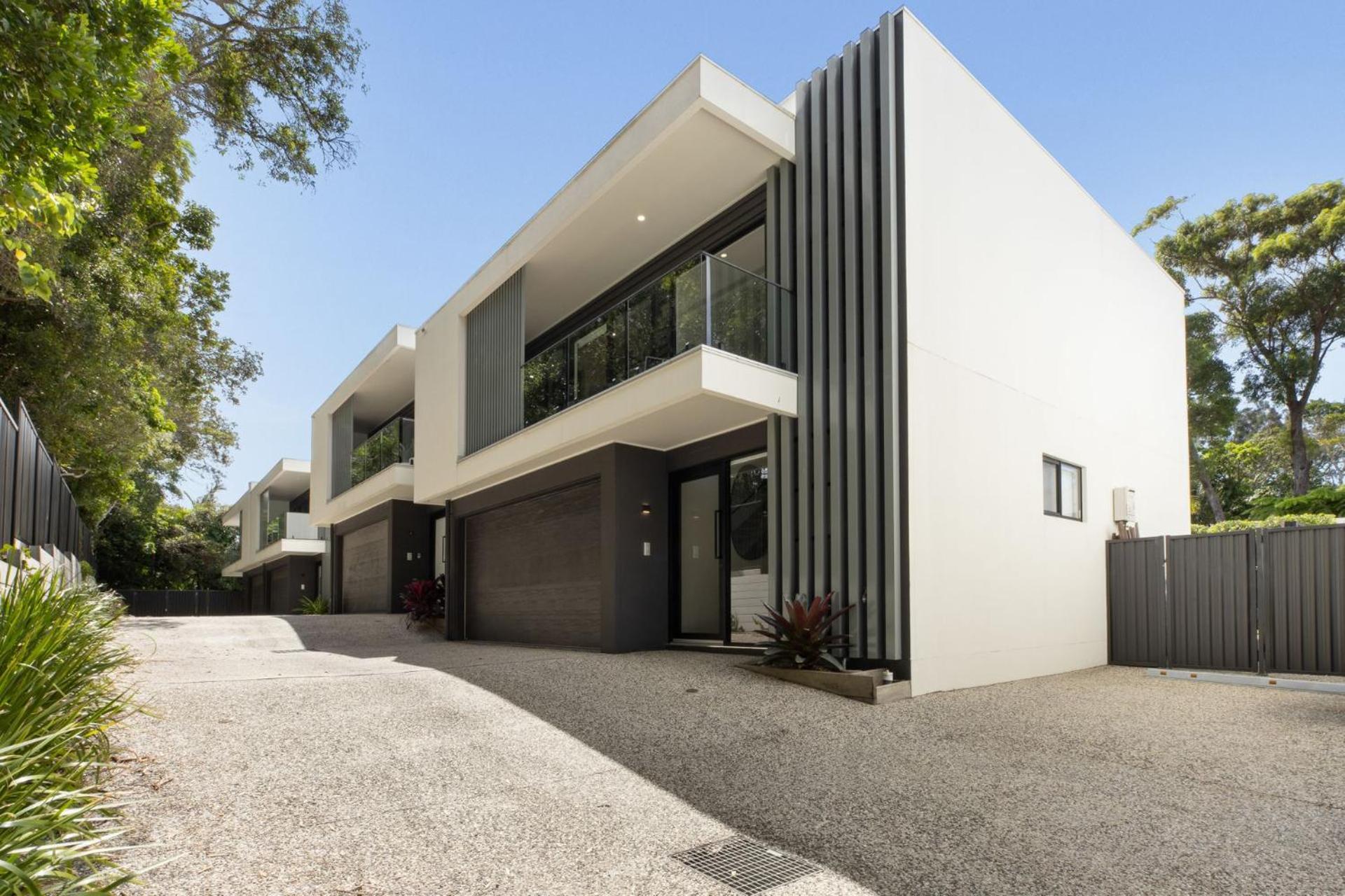 Four-Bedroom House photo 2