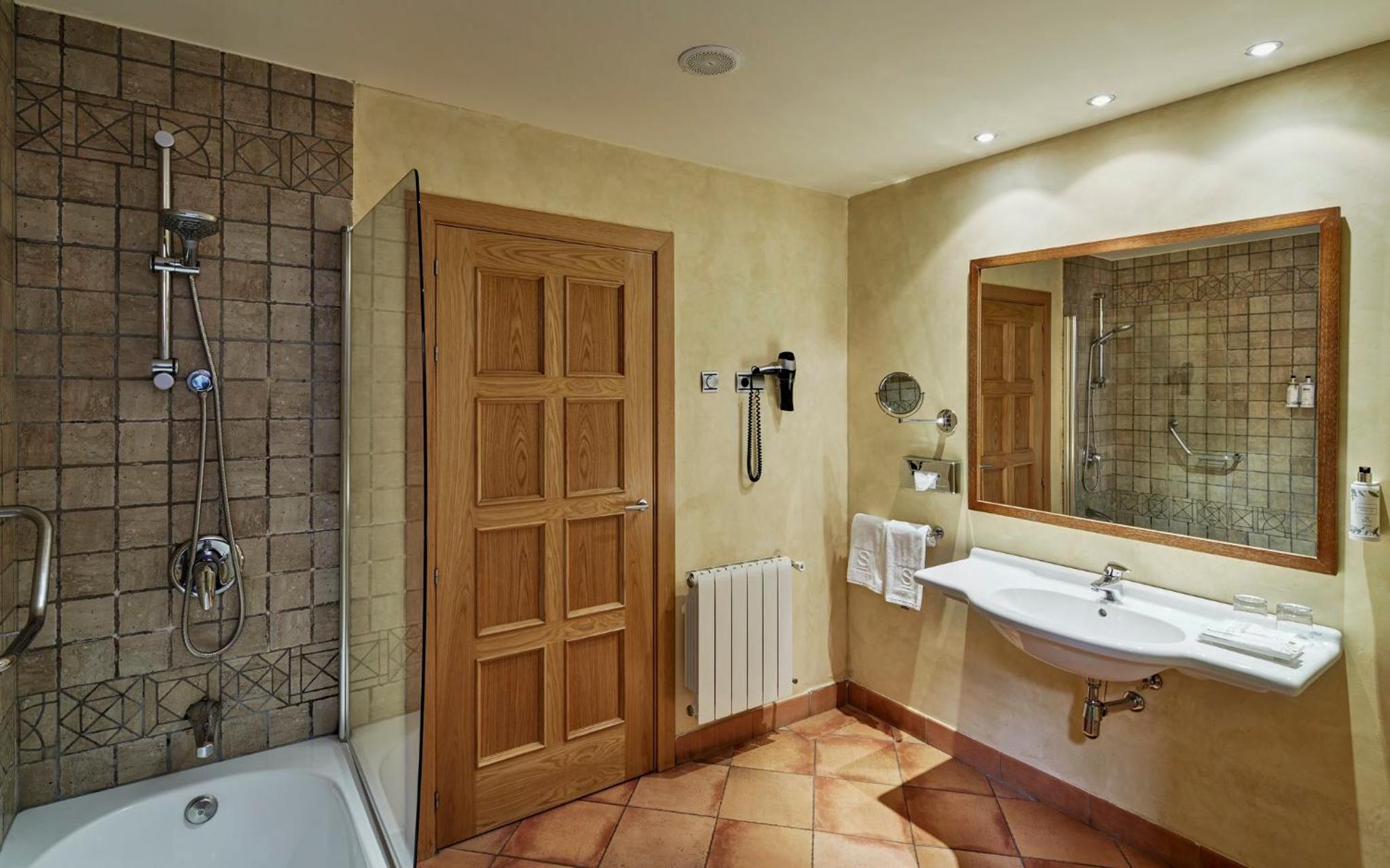 Double Room - Photo 3