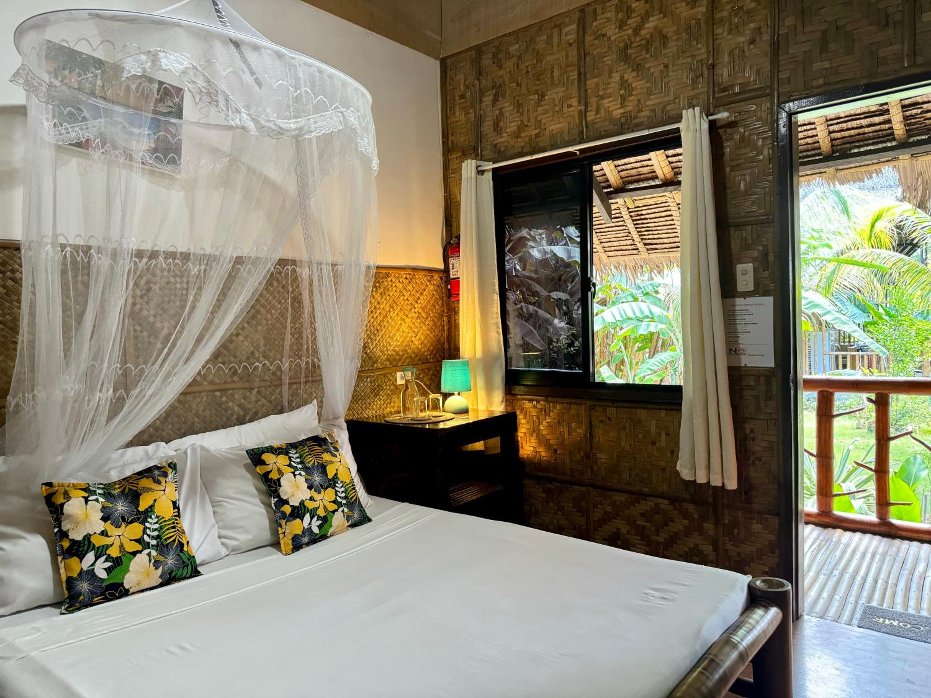 Queen Room with Garden View
