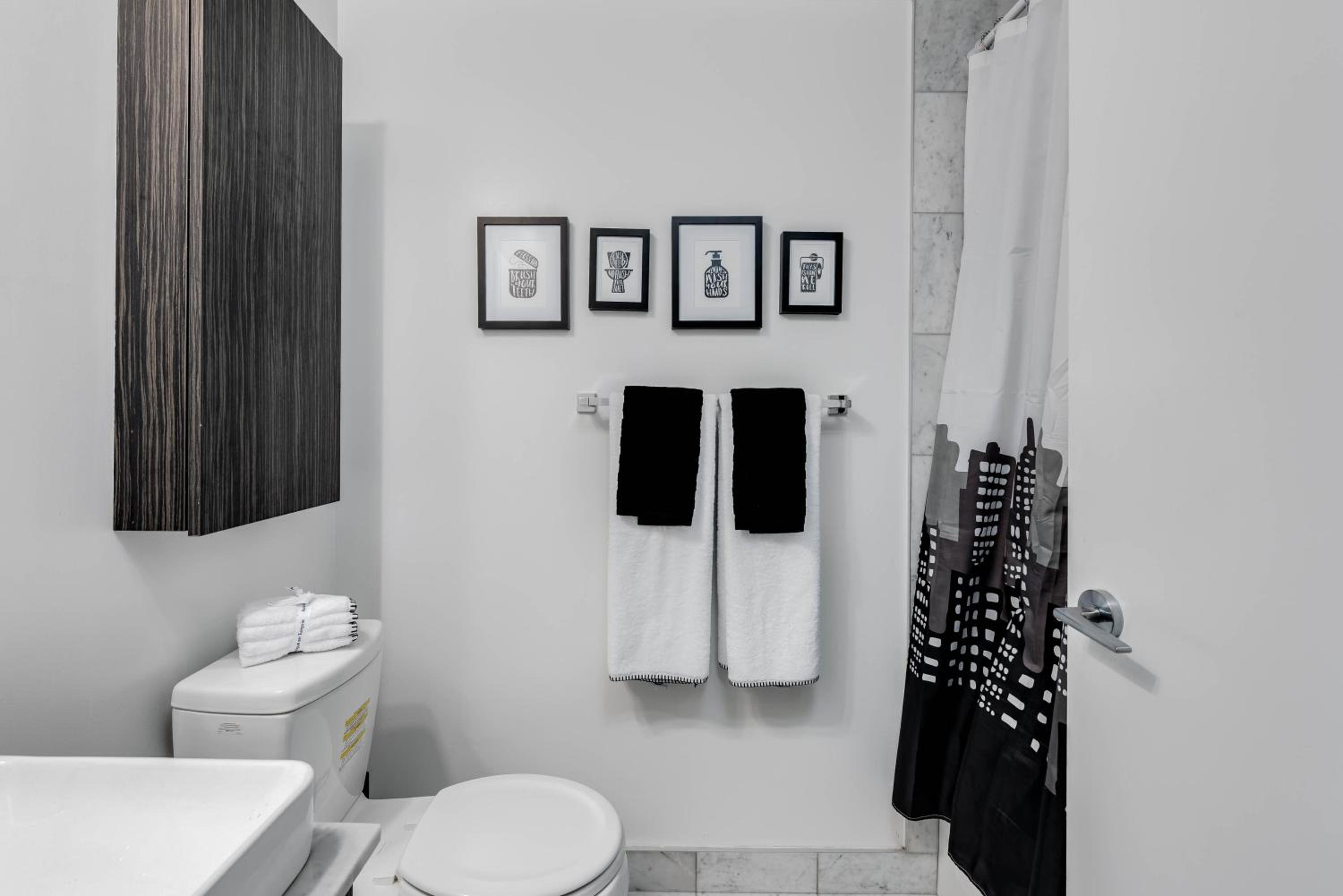 Two-Bedroom Apartment with Balcony thumbnail 6