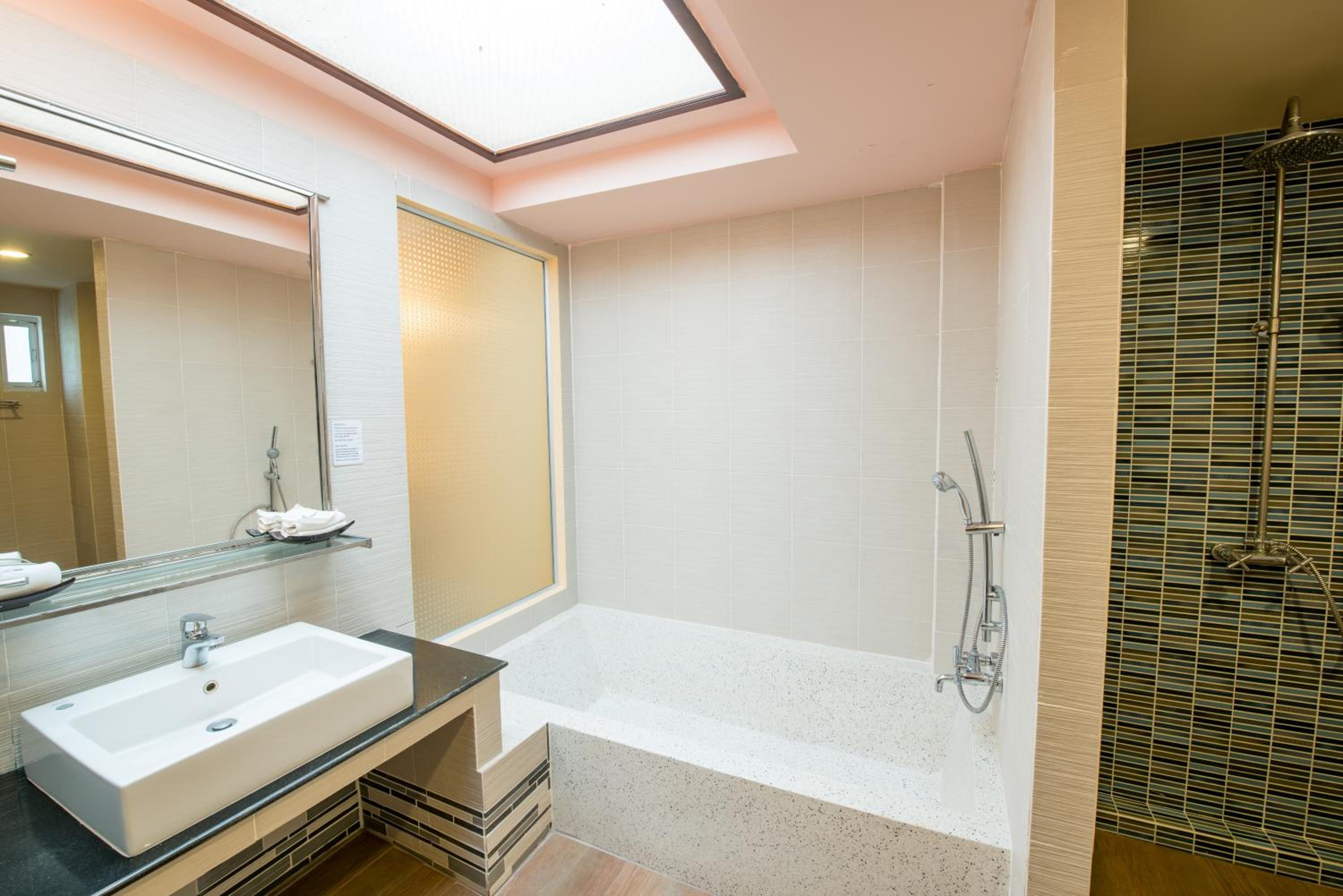 Junior Suite with Sea View - Photo 5