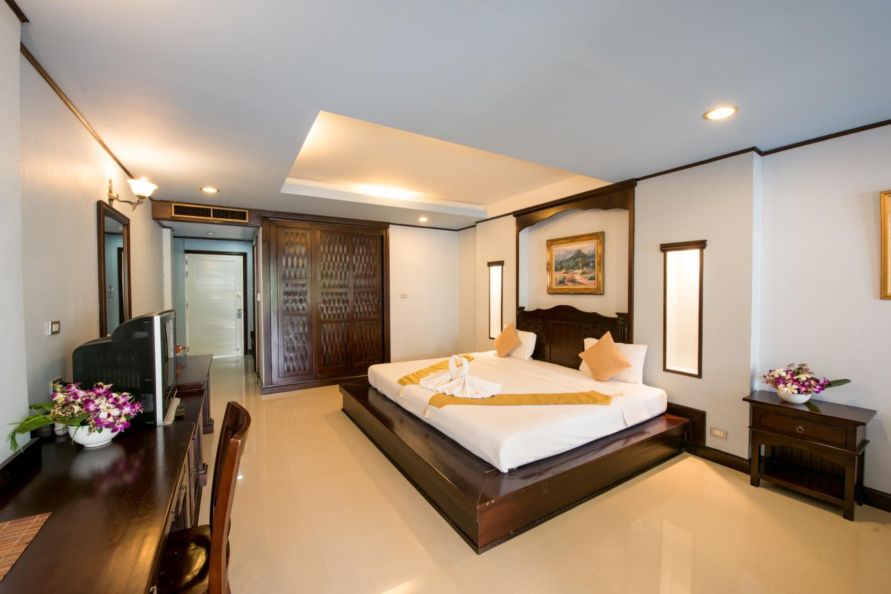 Standard Double or Twin Room - Photo 2