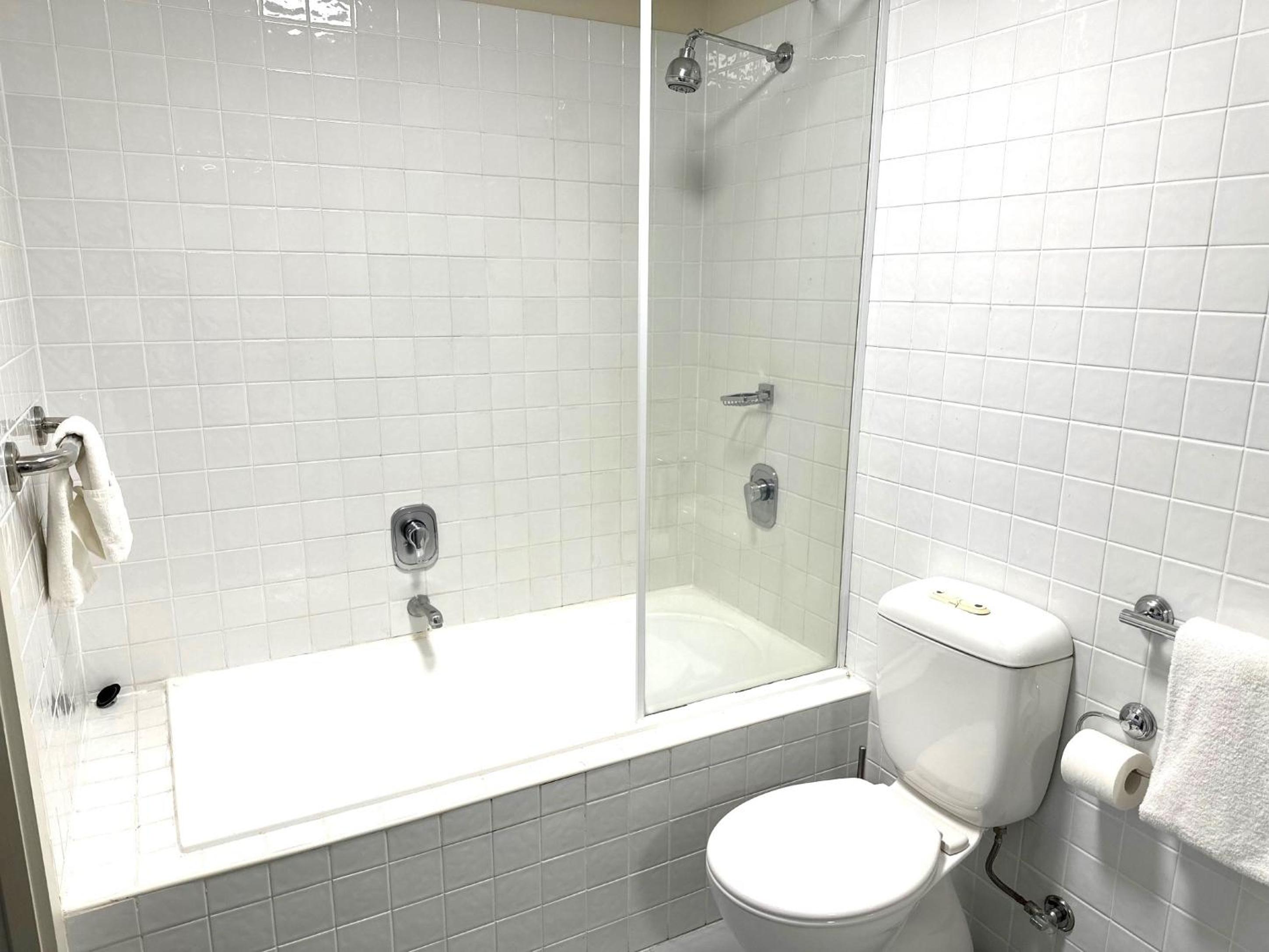 Two-Bedroom Apartment Free Wifi - Photo 3