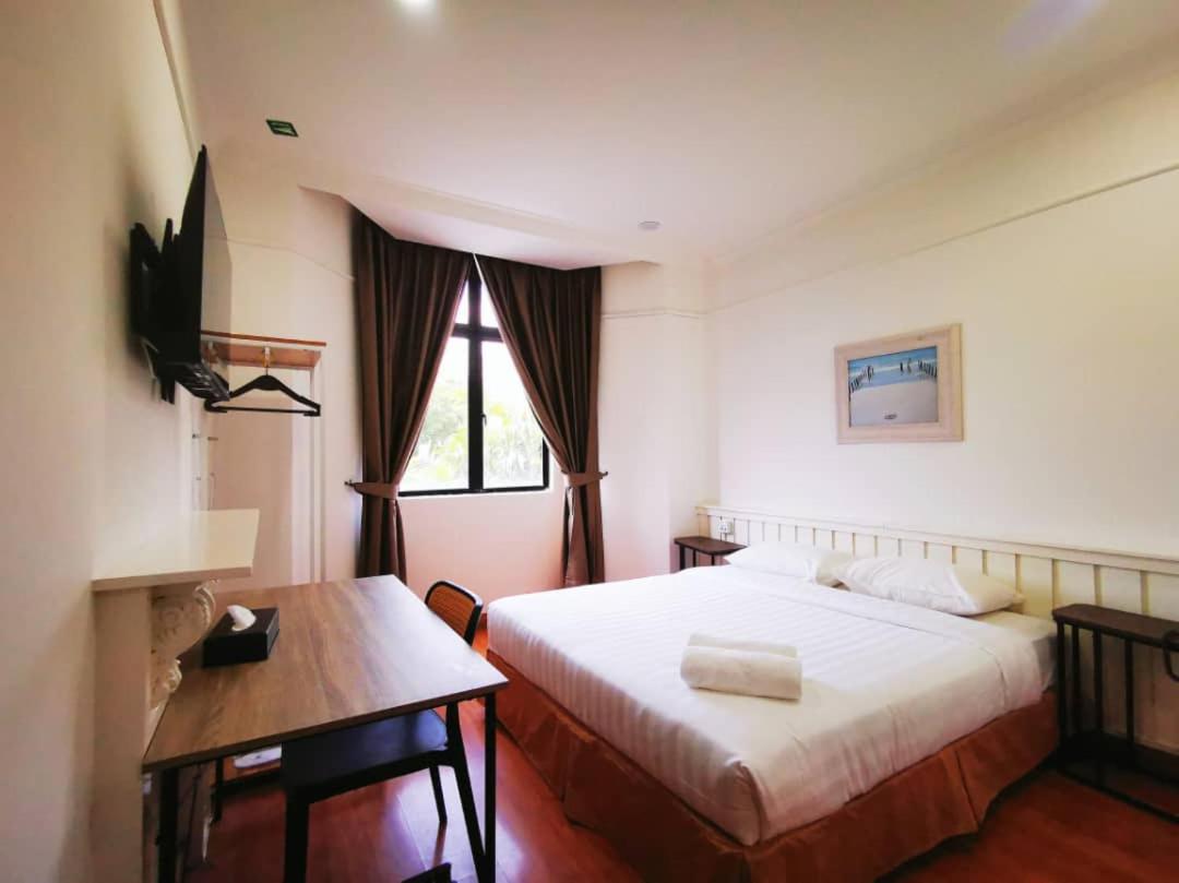 Standard 122 (Bed and Breakfast)