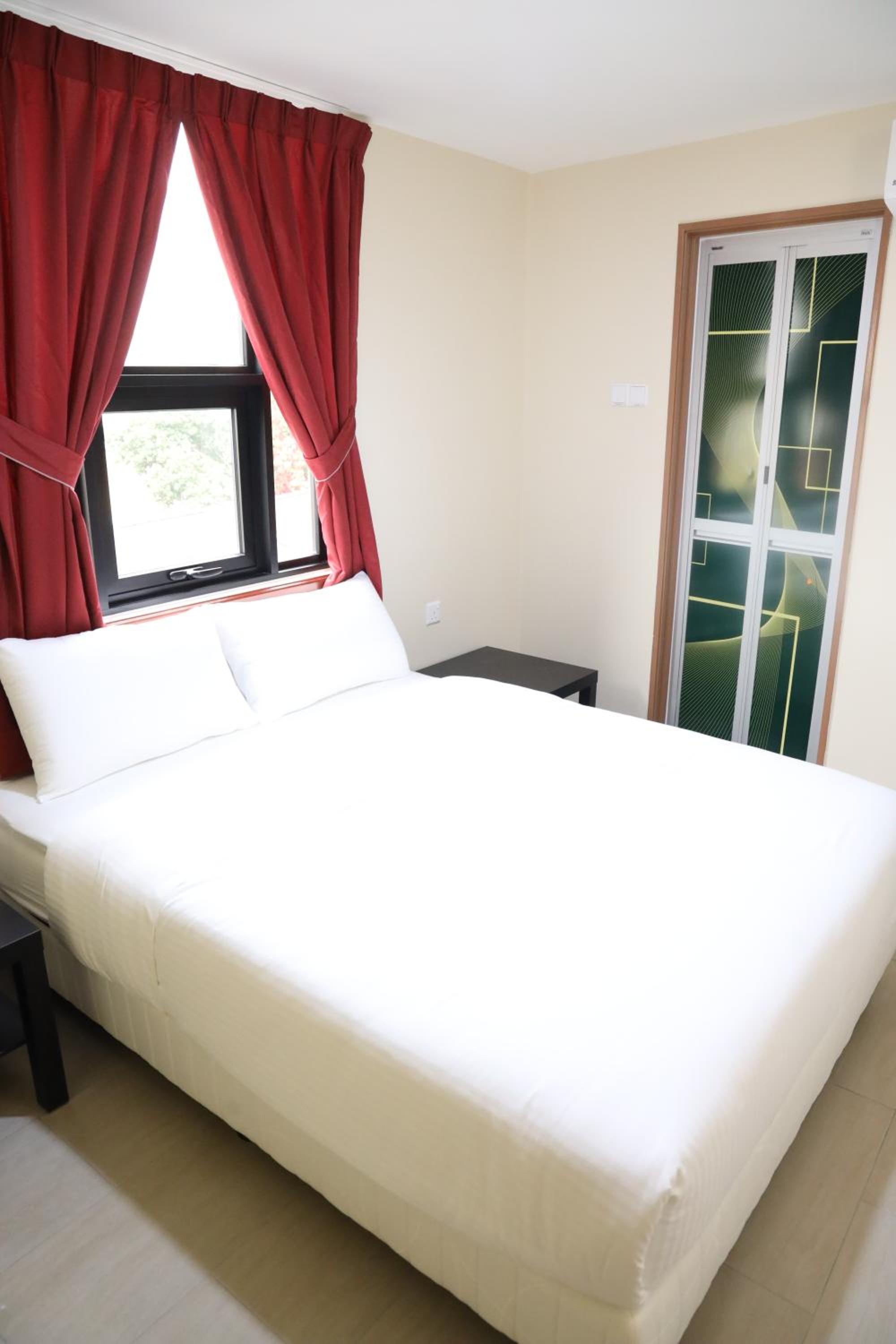 Deluxe Queen Room - Photo 3