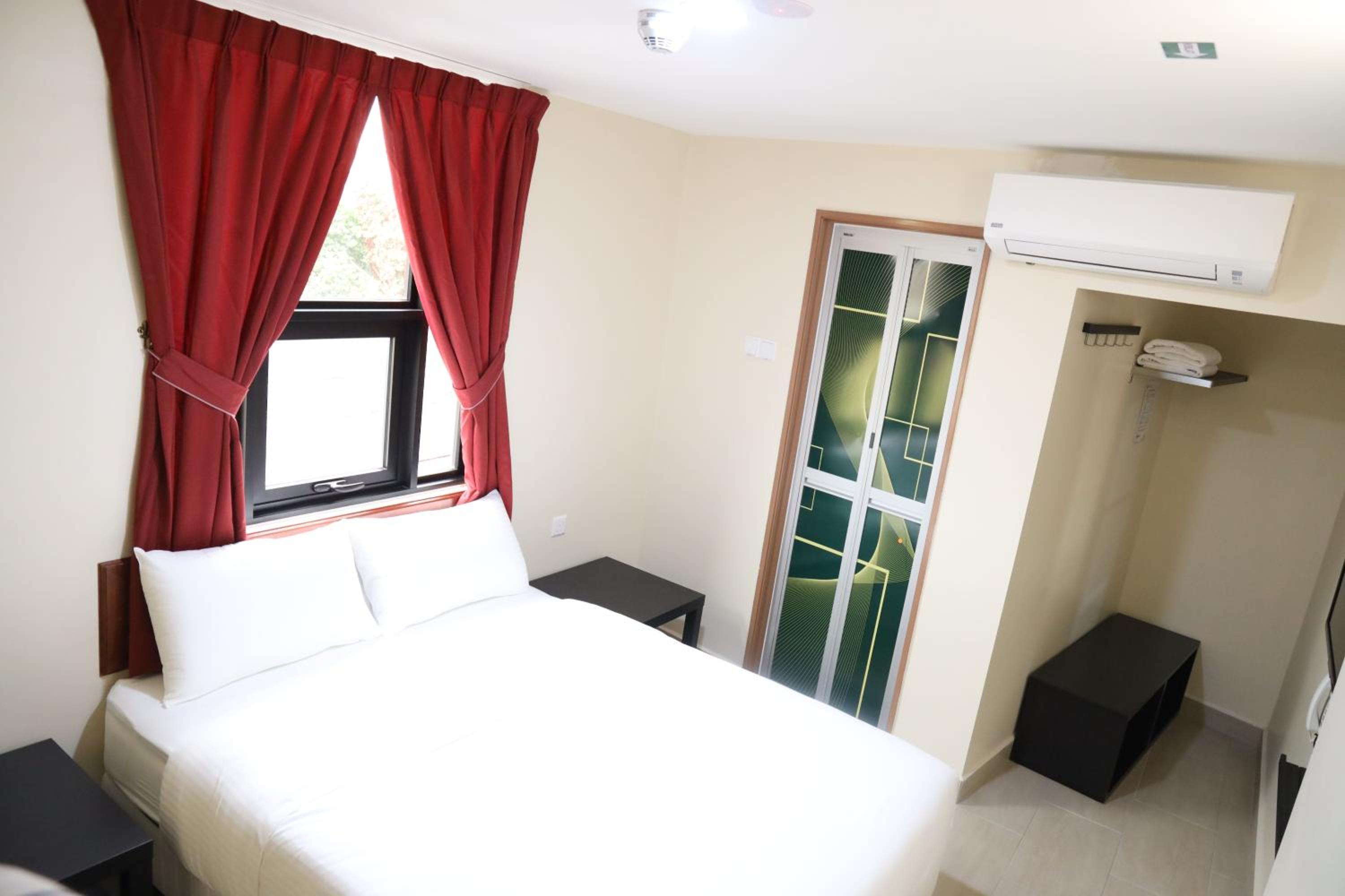 Deluxe Queen Room - Photo 4