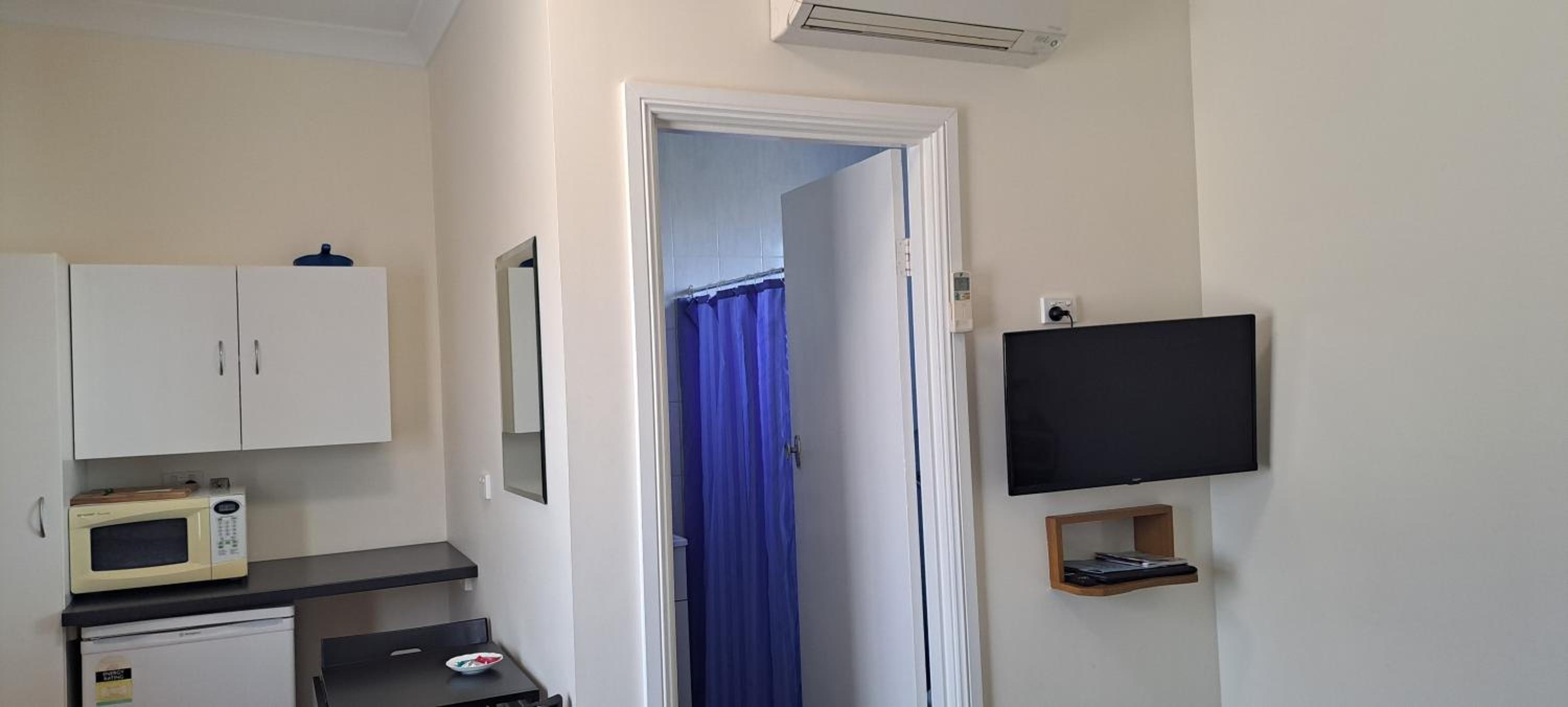 Queen Room photo 3