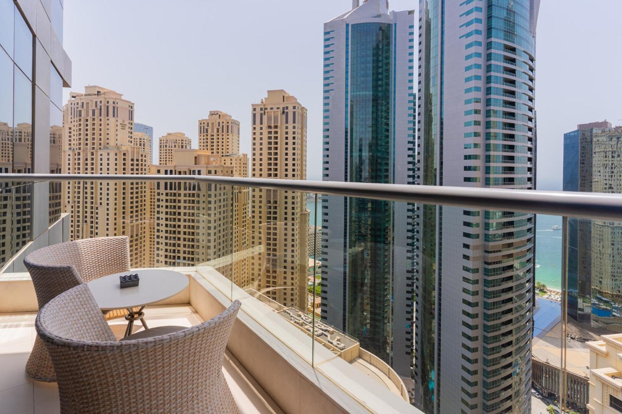 One-Bedroom Residence with Balcony and View - Photo 5