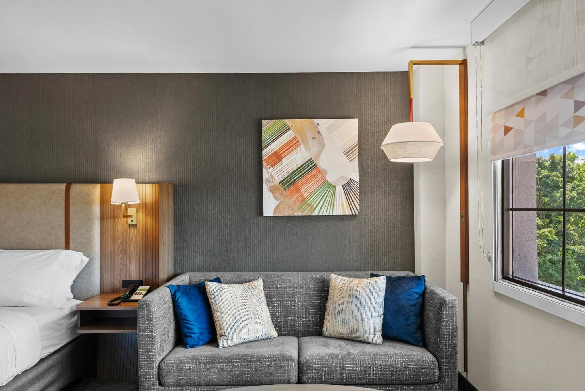Standard King Room - Photo 8