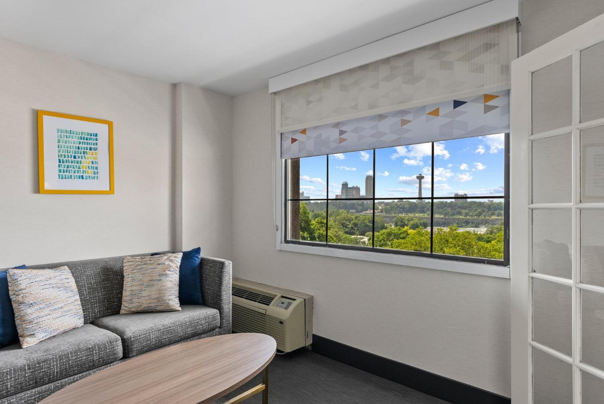 Premium King with Canadian Skyline View - Photo 17