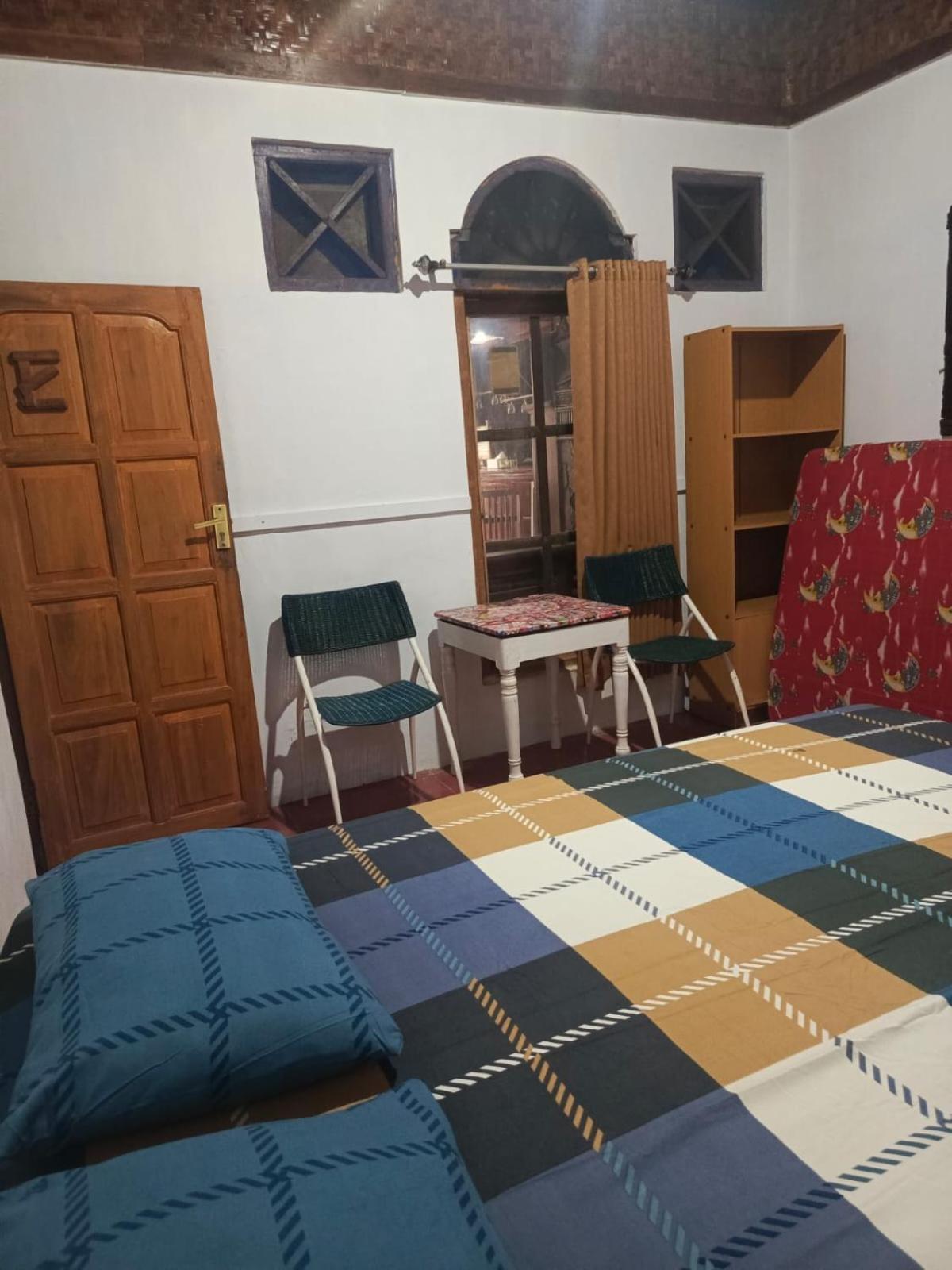 Standard Double Room with Fan - Photo 2