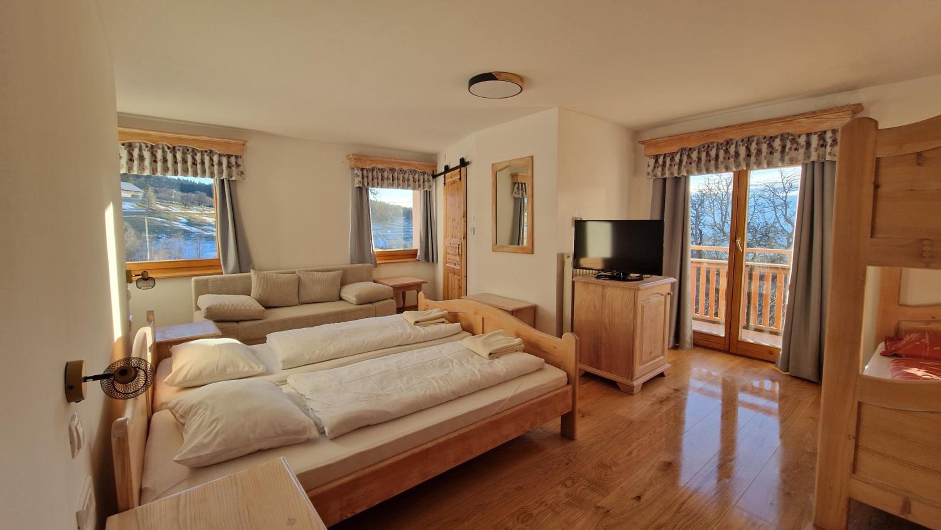 Family Room with Balcony photo 2