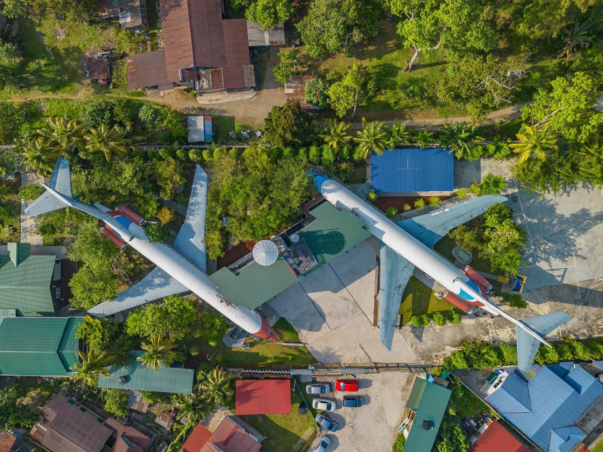 First Class Jet - Photo 1