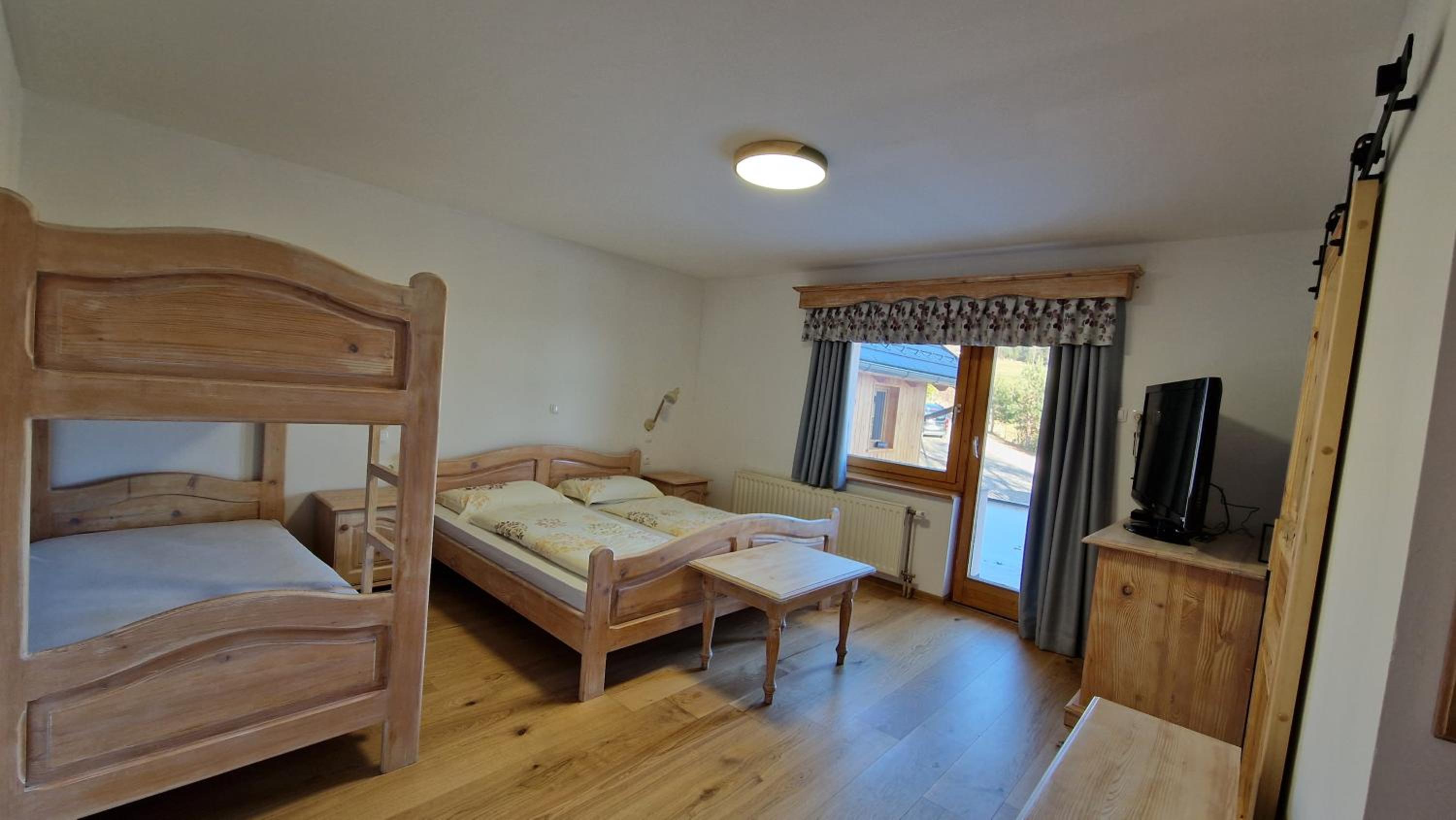 Quadruple Room with Balcony photo 3