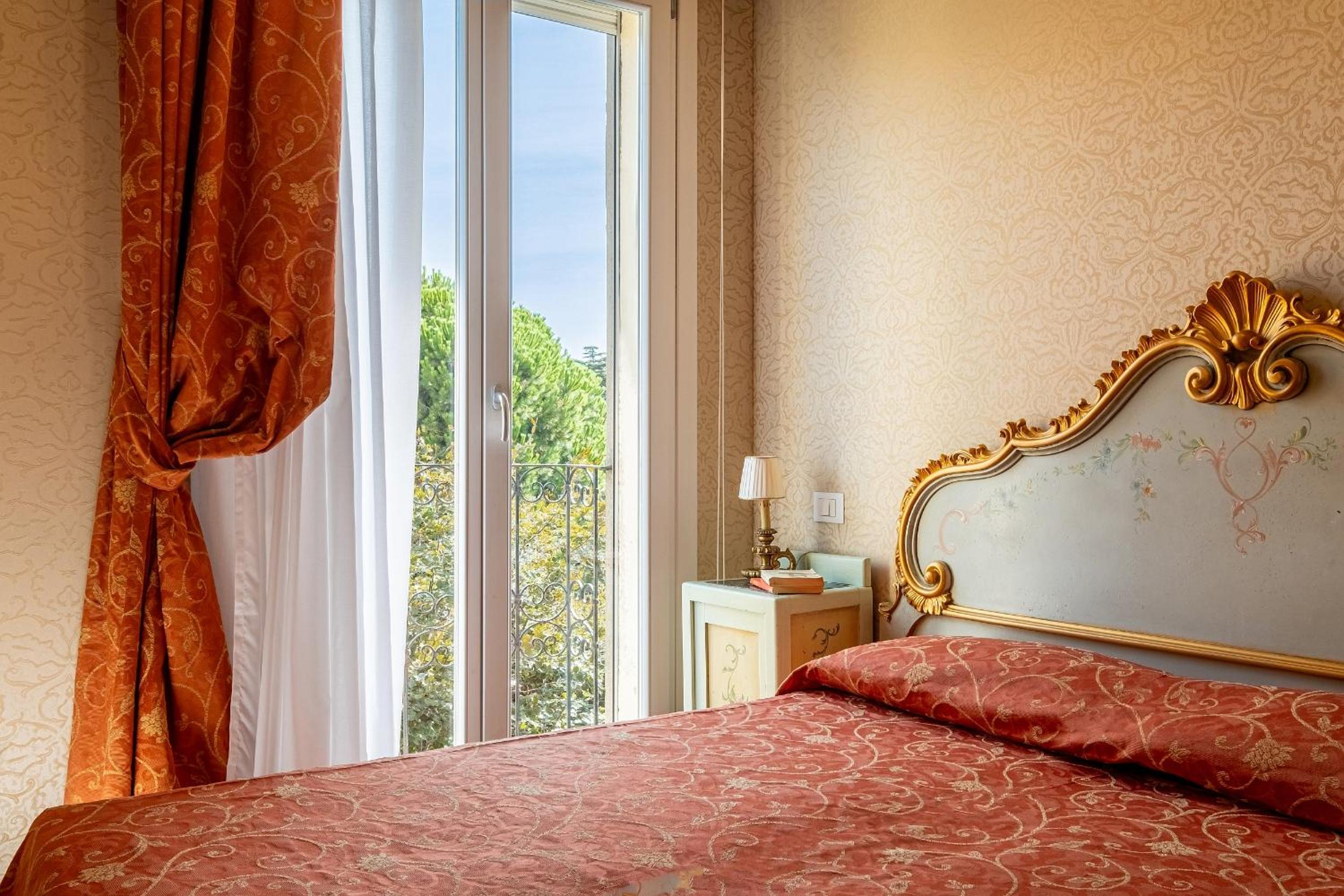 Superior Double Room - Photo 9