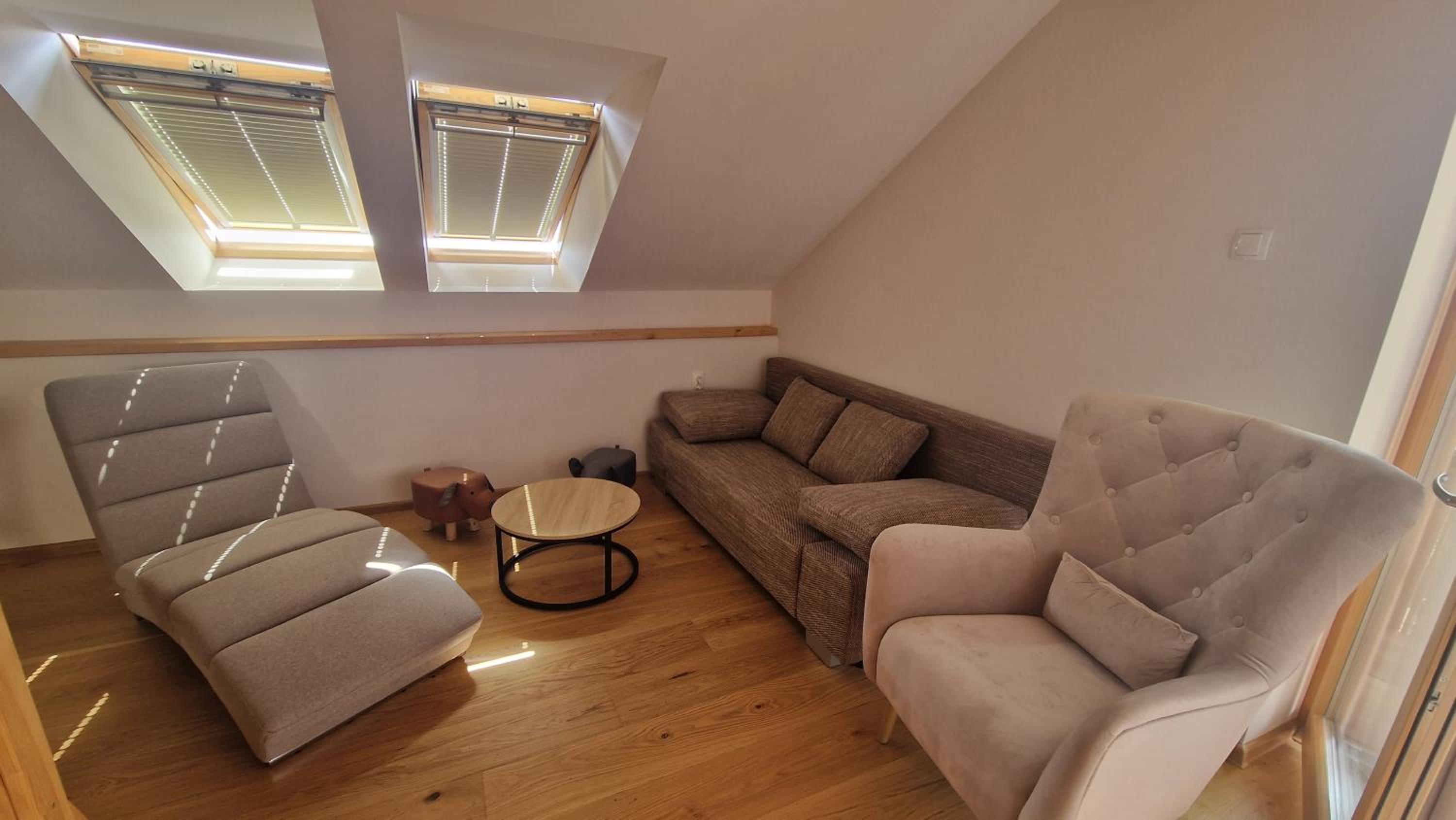 Apartment with Balcony photo 2