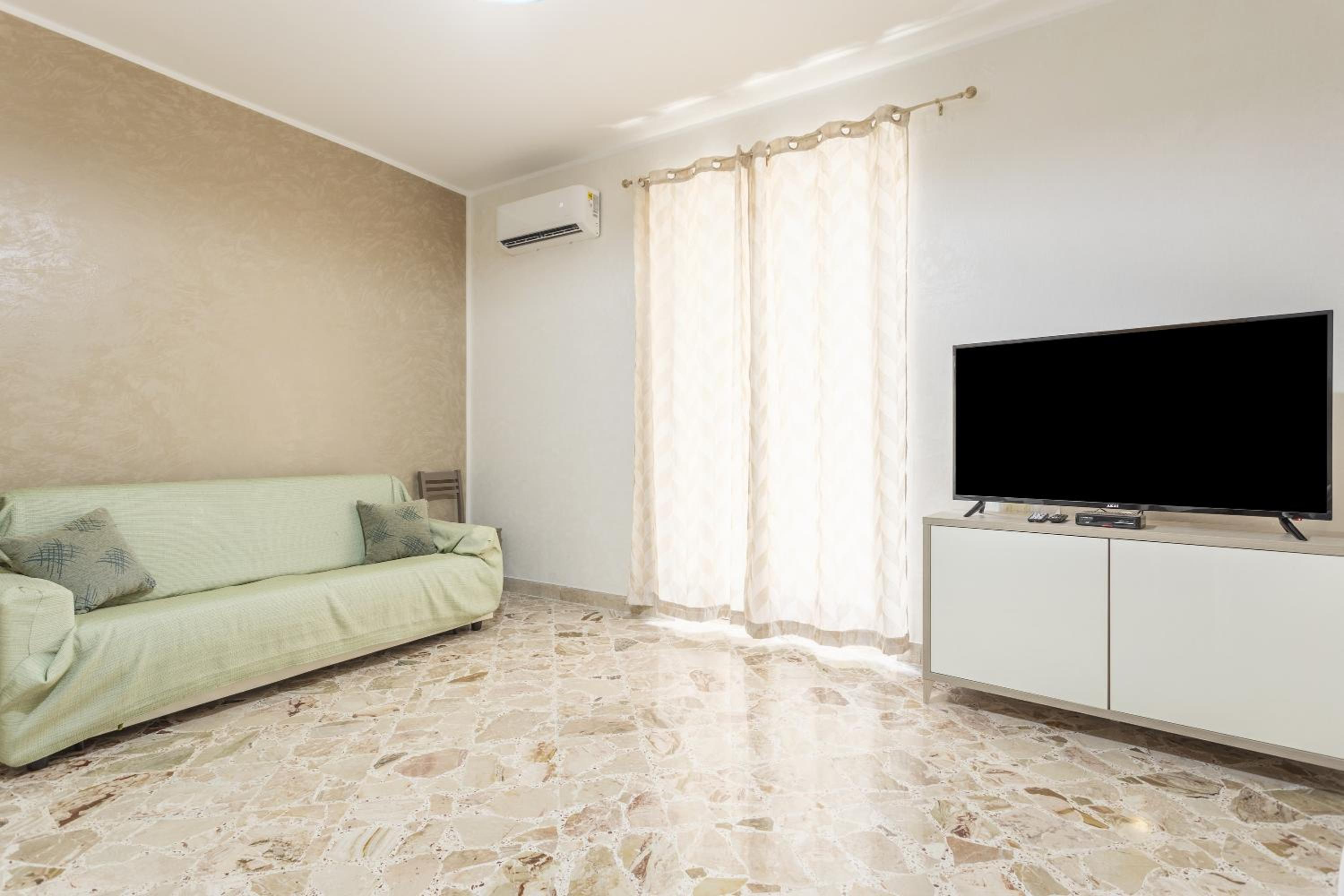 Superior One-Bedroom Apartment