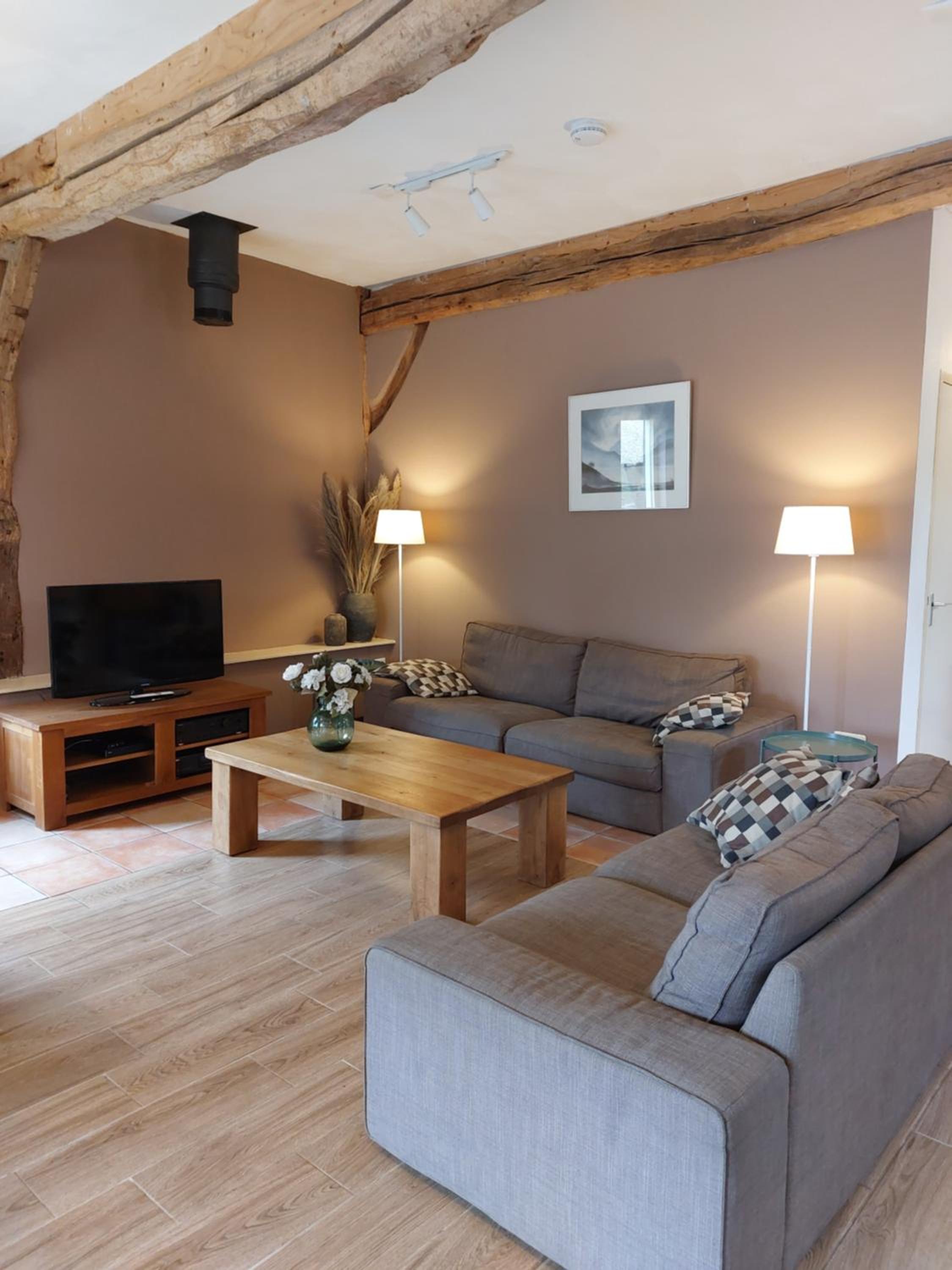 Studio Apartment photo 1