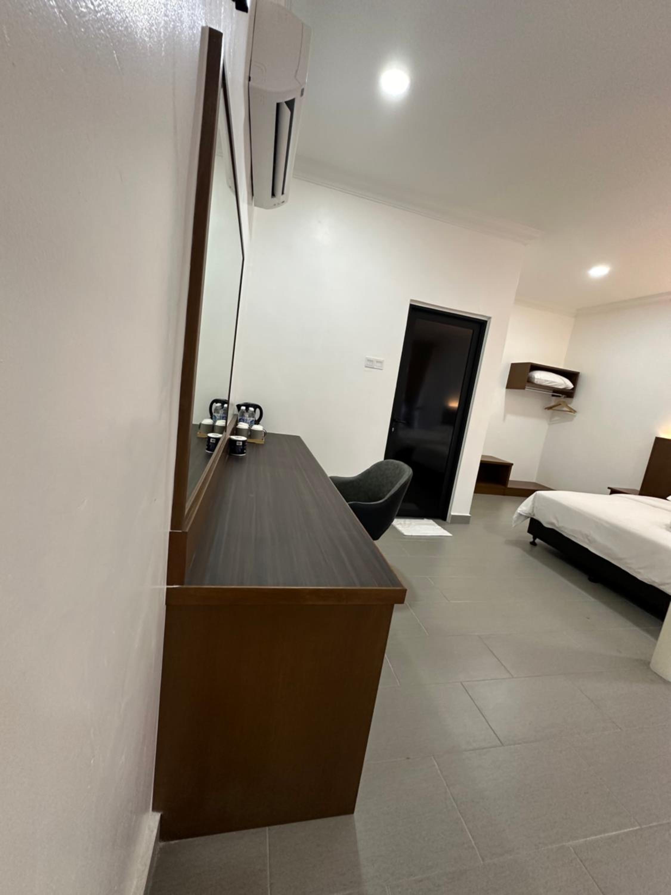 Deluxe Family Suite - Photo 4