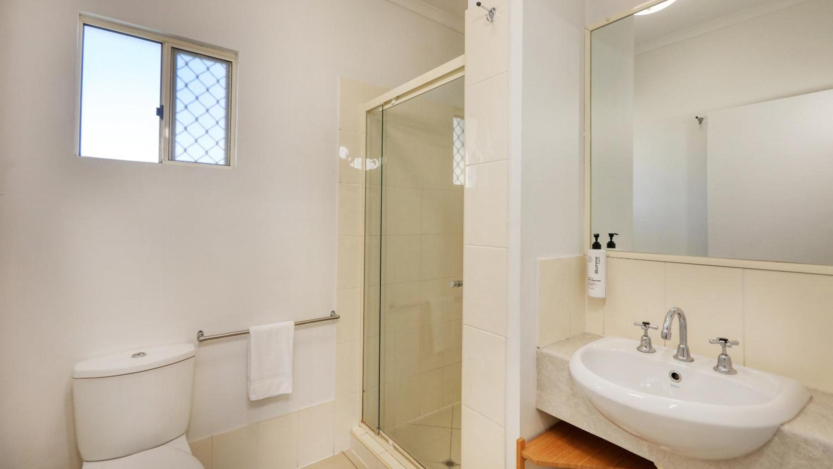 One Bedroom Suite Upstairs photo 3